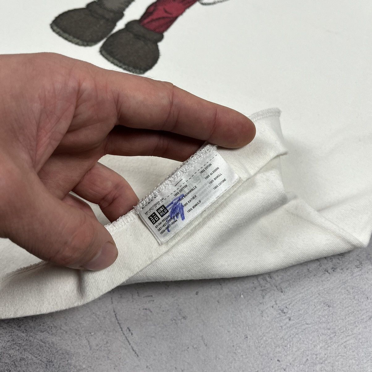Kaws × Uniqlo Kaws x Uniqlo y2k big logo japanese tee Size US S / EU 44-46 / 1 - 10 Thumbnail