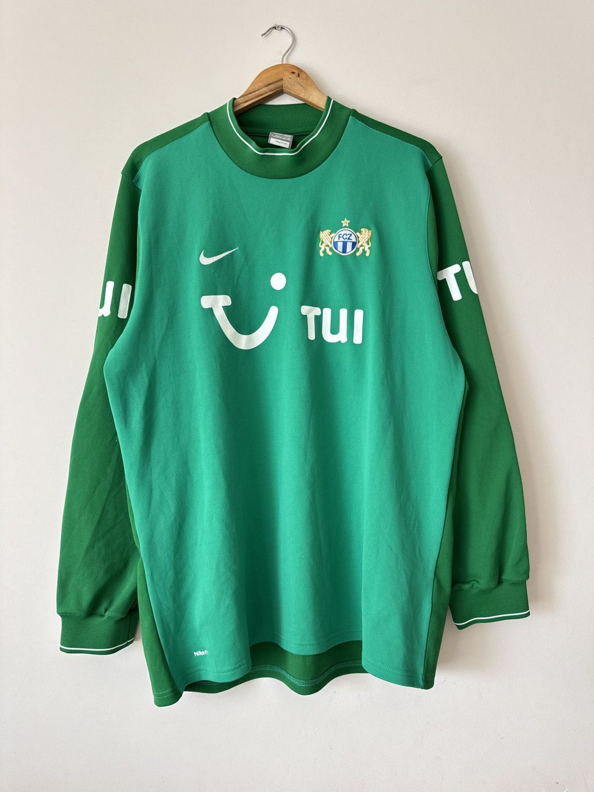 Nike Vintage Zurich FC 2009-2010 Home Goalkeeper Soccer Jersey Size US XL / EU 56 / 4 - 1 Thumbnail