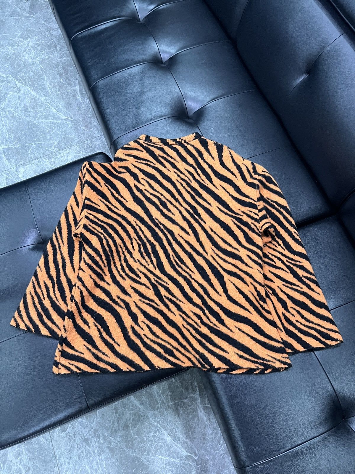 Balenciaga Balenciaga by Demna SS22 Year of the Tiger Tiger Print Cashm Size US S / EU 44-46 / 1 - 2 Thumbnail