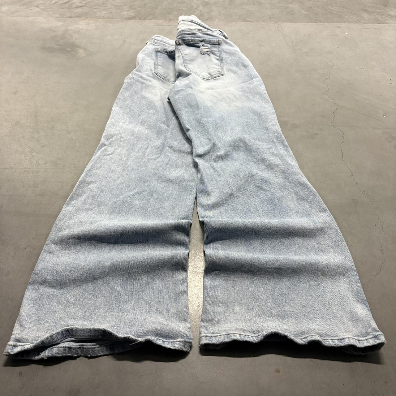 Vintage Crazy Vintage Y2K/2000s Baggy Wideleg Ripped Light Blue Wash Denim Jeans! Size US 30 / EU 46 - 4 Thumbnail