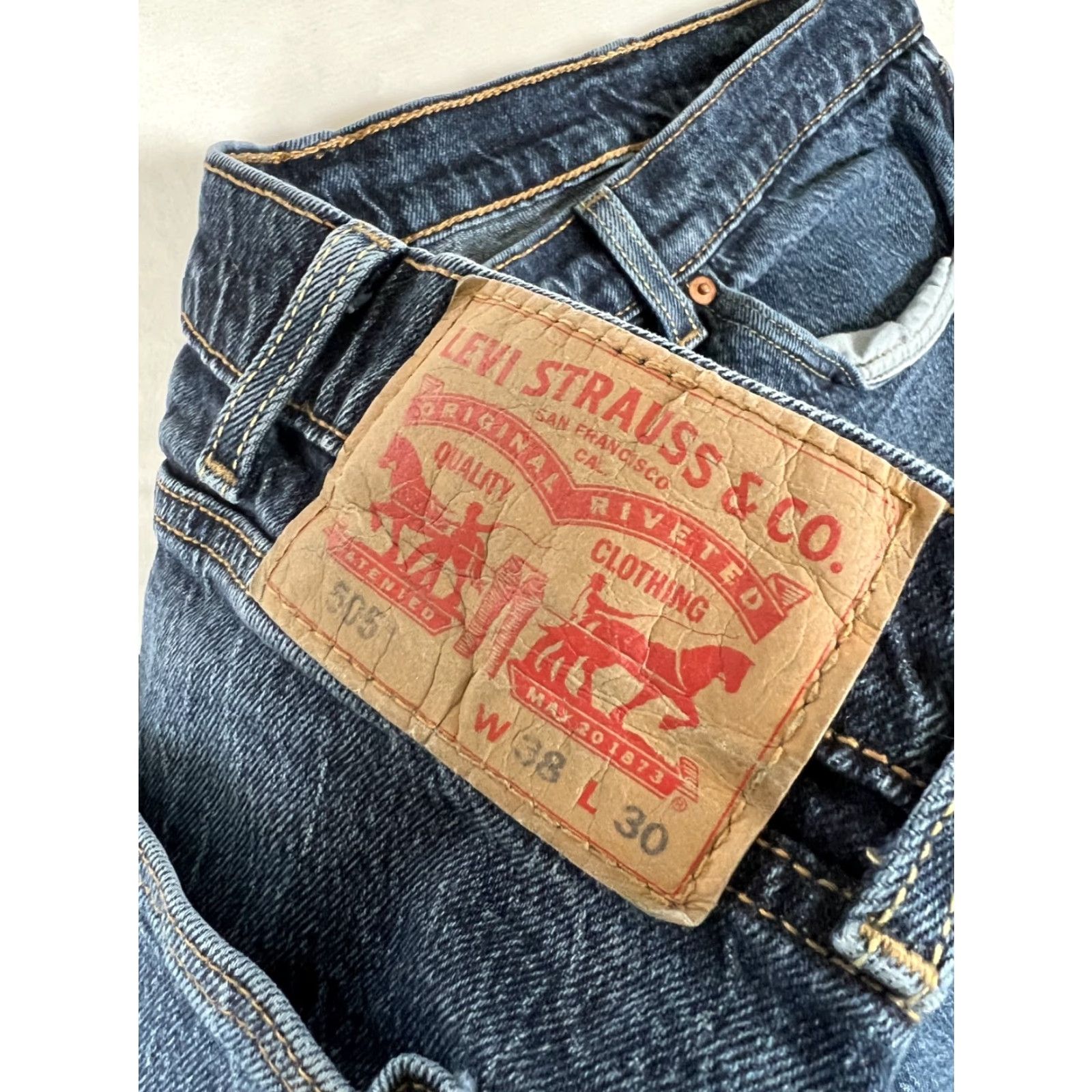 Levi's Levi's 505 Jeans Regular Denim 38x30 Blue Medium Wash Men 5-Pocket Straight Inseam 30in USA 90s Vintage Theme Size US 38 / EU 54 - 2 Thumbnail
