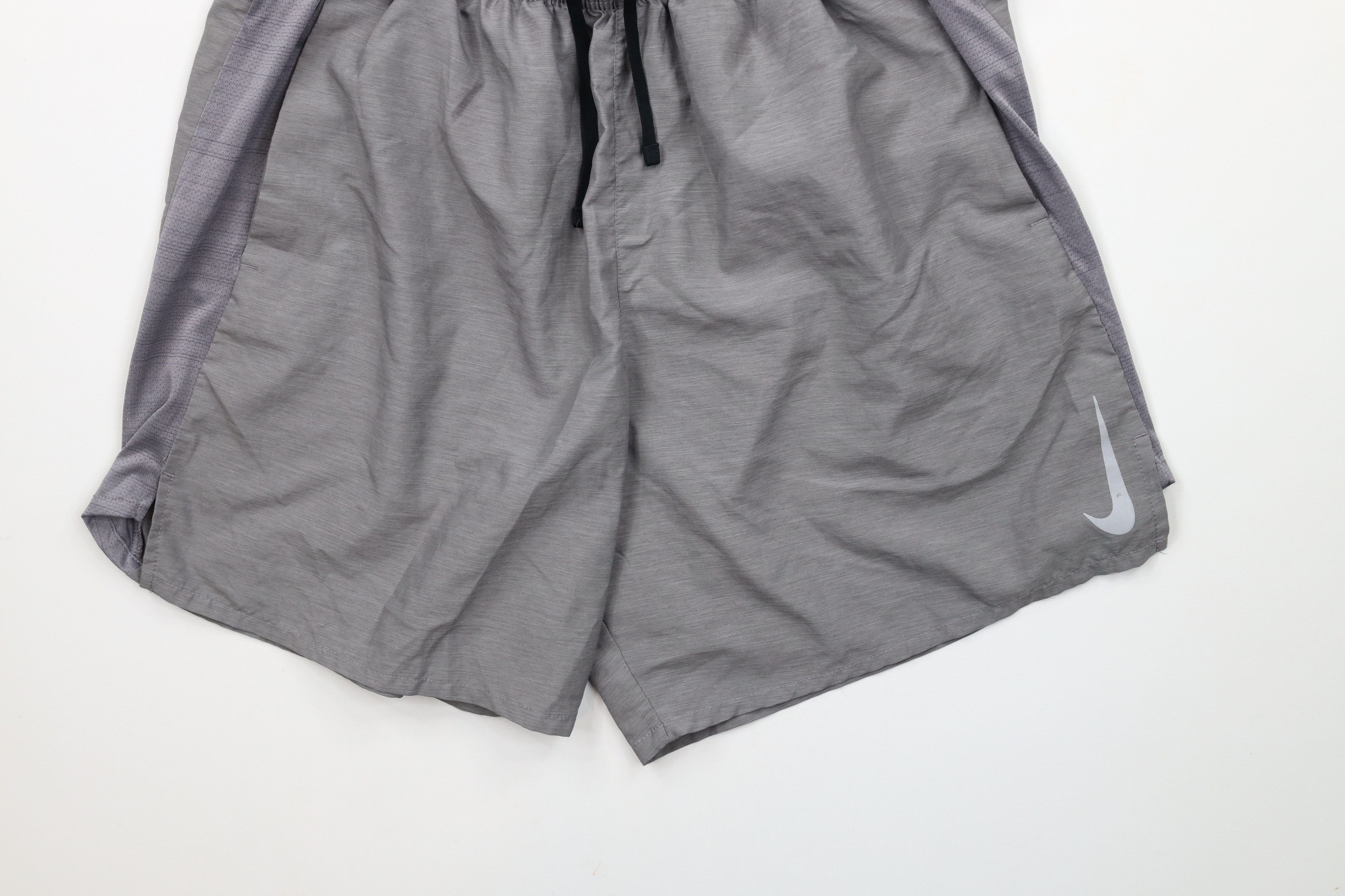 Nike × Vintage Vintage Nike Reflective Swoosh Above Knee Shorts Gray Size US 32 / EU 48 - 4 Thumbnail