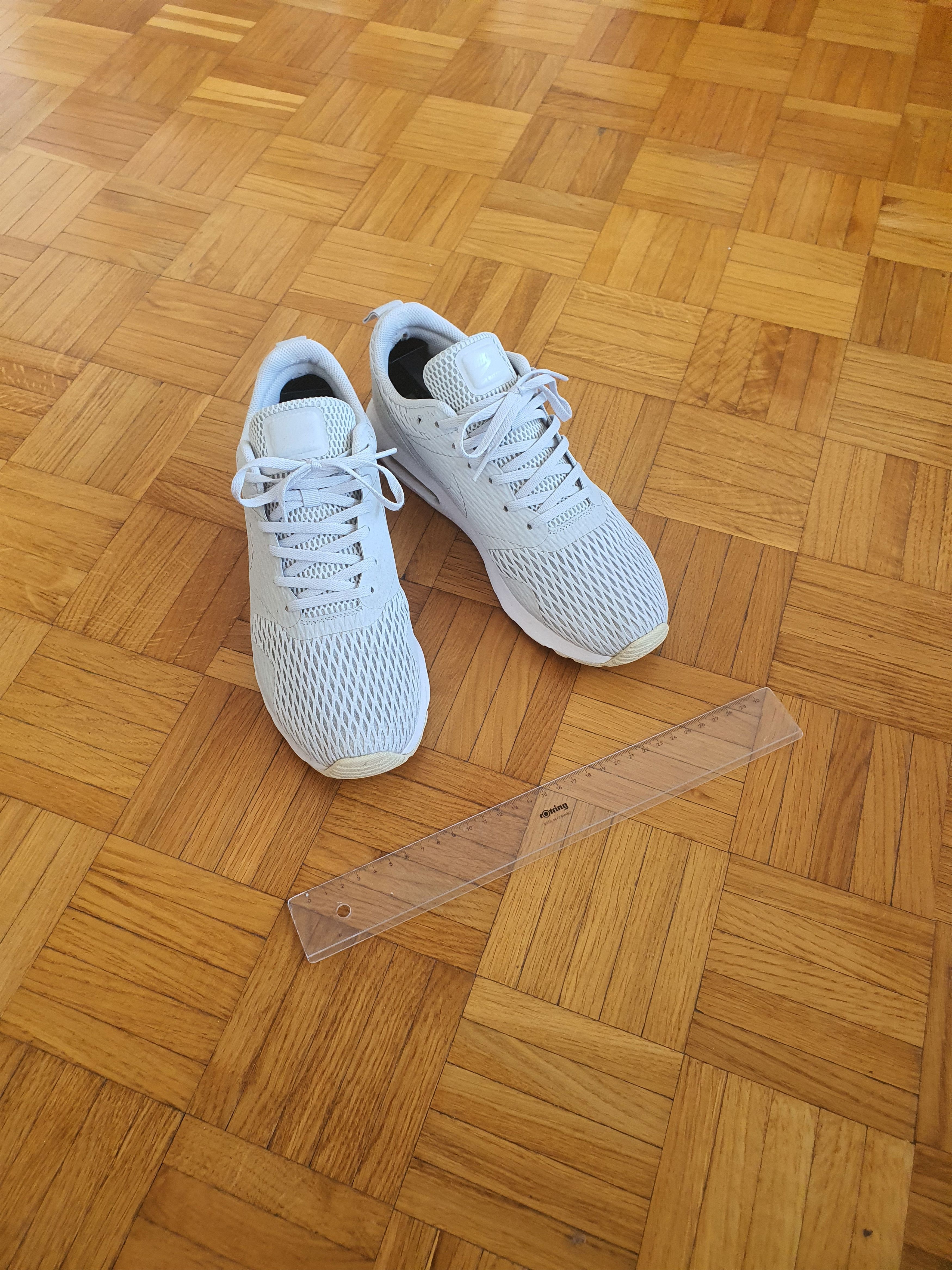 Nike AIR MAX TAVAS SE - Pure Platinum (718895-011) - Sz EU 44 Size US 10 / EU 43 - 2 Thumbnail