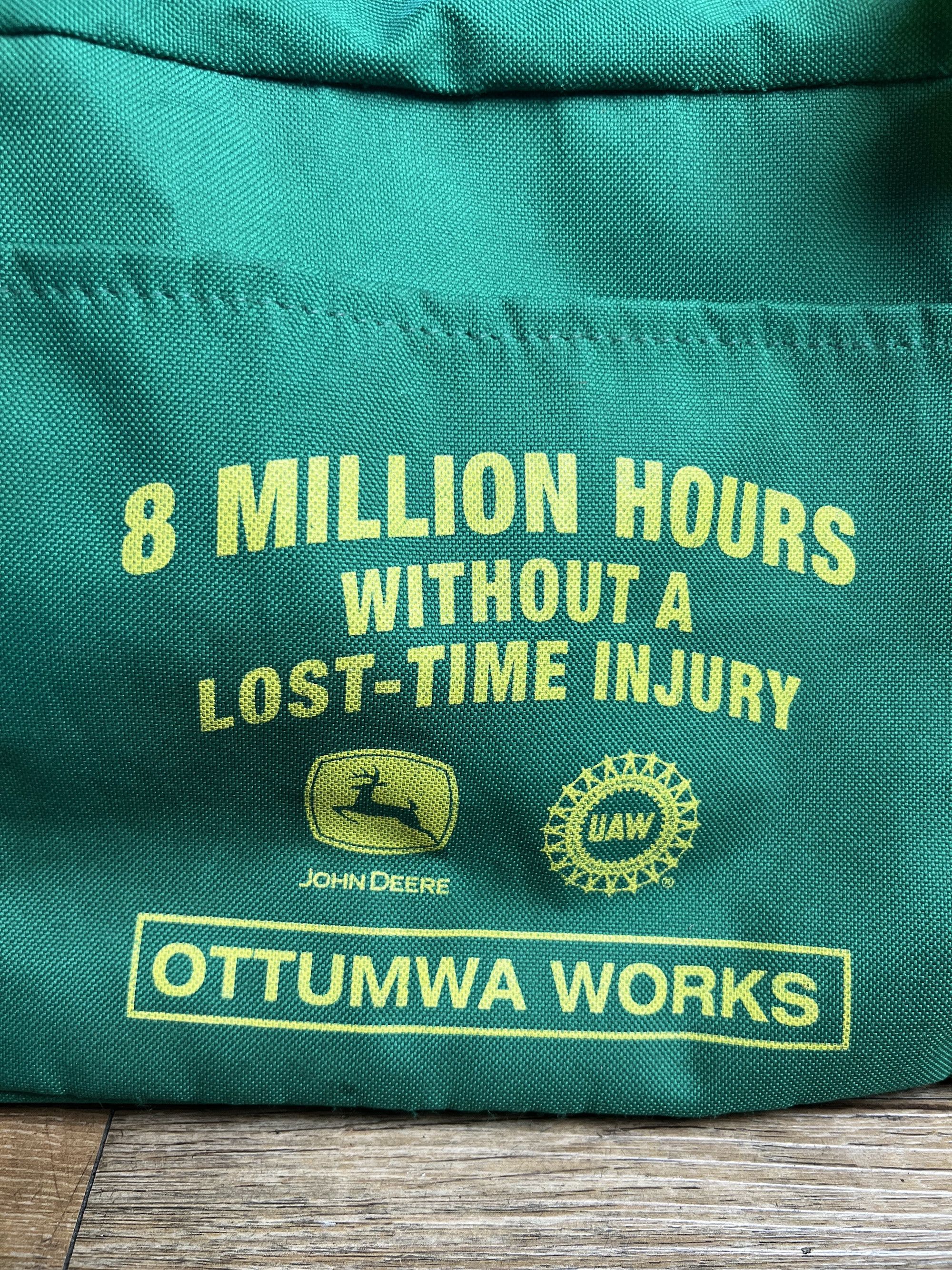 John Deere Vintage 1980's John Deere "Ottumwa Works" Duffle Bag Size ONE SIZE - 4 Thumbnail