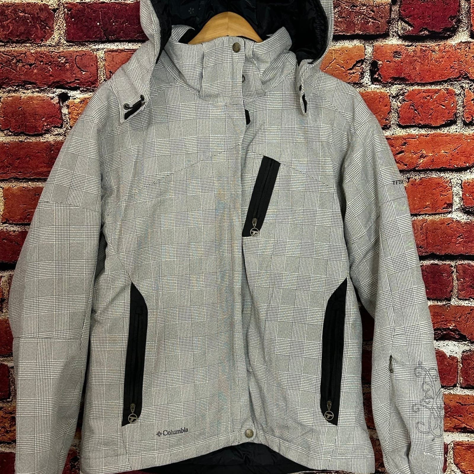 Columbia COLUMBIA TITANIUM OMNI TECH WATERPROOF SHELL JACKET Size L / US 10 / IT 46 - 1 Thumbnail
