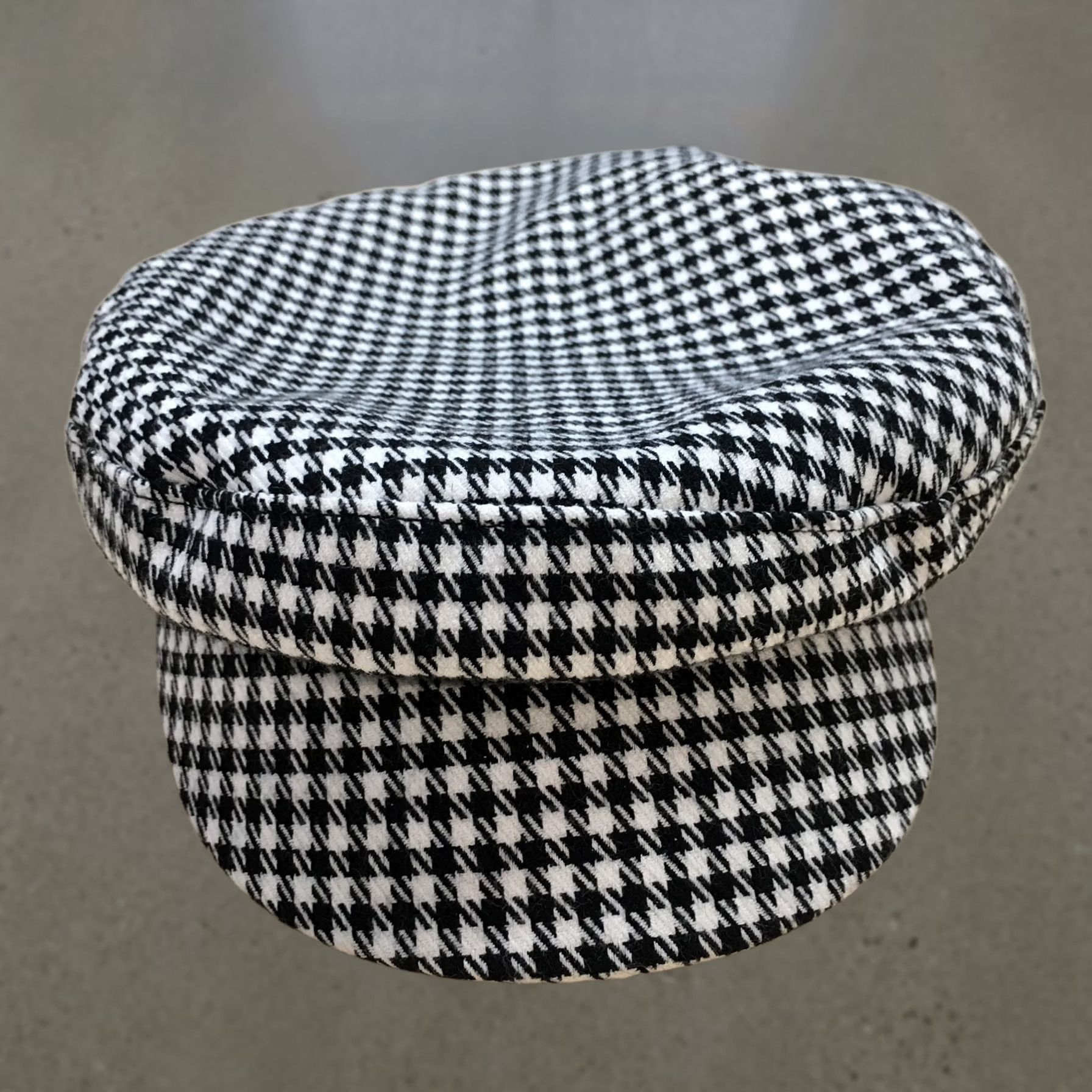 H&M H&M Newsboy Hat Womens One Size Curved Brim Houndstooth Black White Polyester Size ONE SIZE - 1 Thumbnail