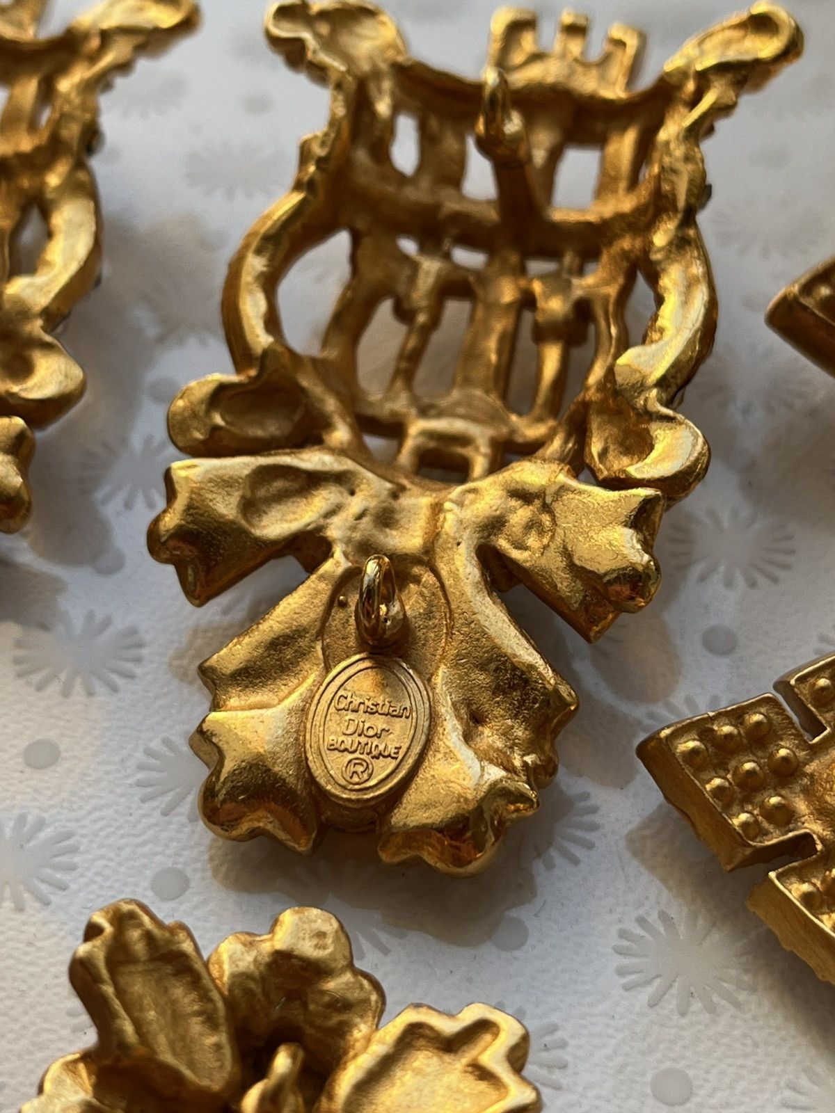 Christian Dior Monsieur Christian Dior Boutique 90s Gold Plated Rhinestones Brooches Size ONE SIZE - 9 Thumbnail