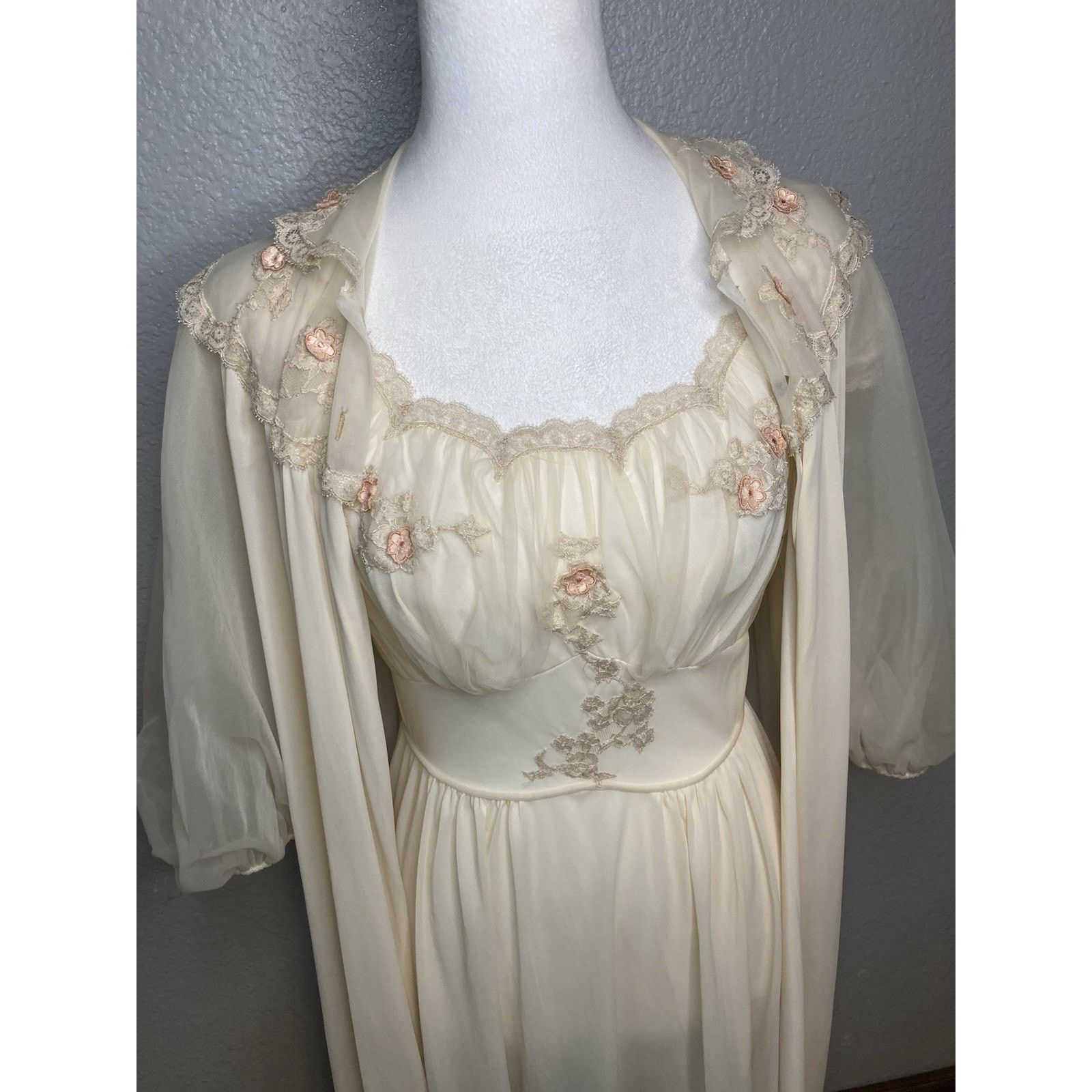 Vintage 40s/50s Artemis Nightgown Robe 32 Peignoir Lace Lingerie Size XS / US 0-2 / IT 36-38 - 20 Thumbnail