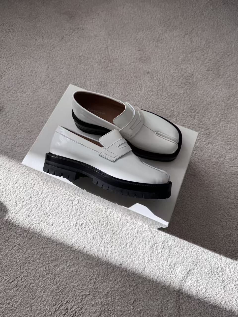 Maison Margiela Maison Margiela Tabi Loafers Brand New Size US 7 / IT 37 - 7 Thumbnail