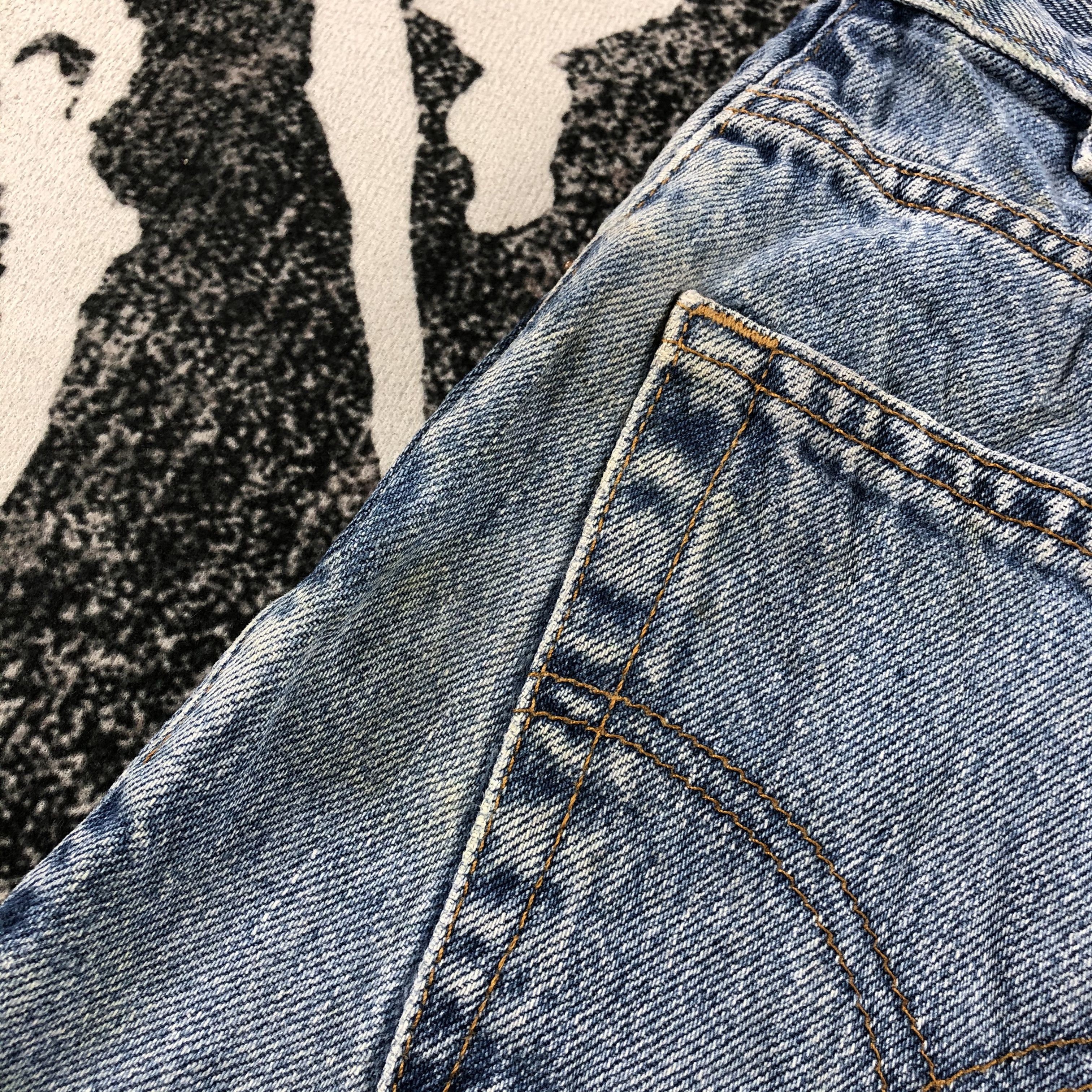 Levi's Vintage Levis 560 Jeans Medium Wash Denim KJ918 Size US 34 / EU 50 - 9 Thumbnail