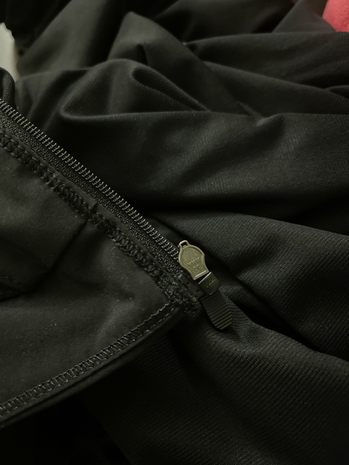 Lululemon Lululemon Black Track Refletive zip light lined jacket Size XS / US 0-2 / IT 36-38 - 11 Thumbnail