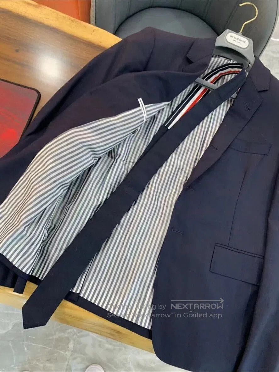 Thom Browne thom browne classic navy suit blazer. Size US M / EU 48-50 / 2 - 1 Thumbnail