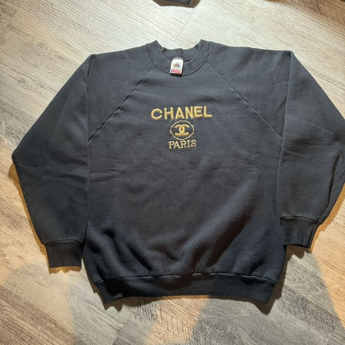 Chanel sweatshirt online embroidered