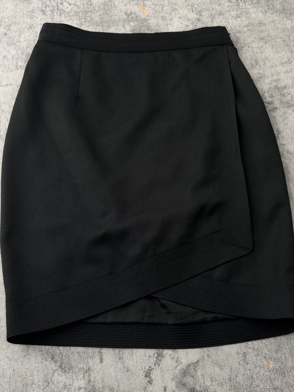 Versace 1980s Gianni Versace Wool Wrap Pencil Skirt Vintage Rare Size 26" / US 2 / IT 38 - 6 Thumbnail