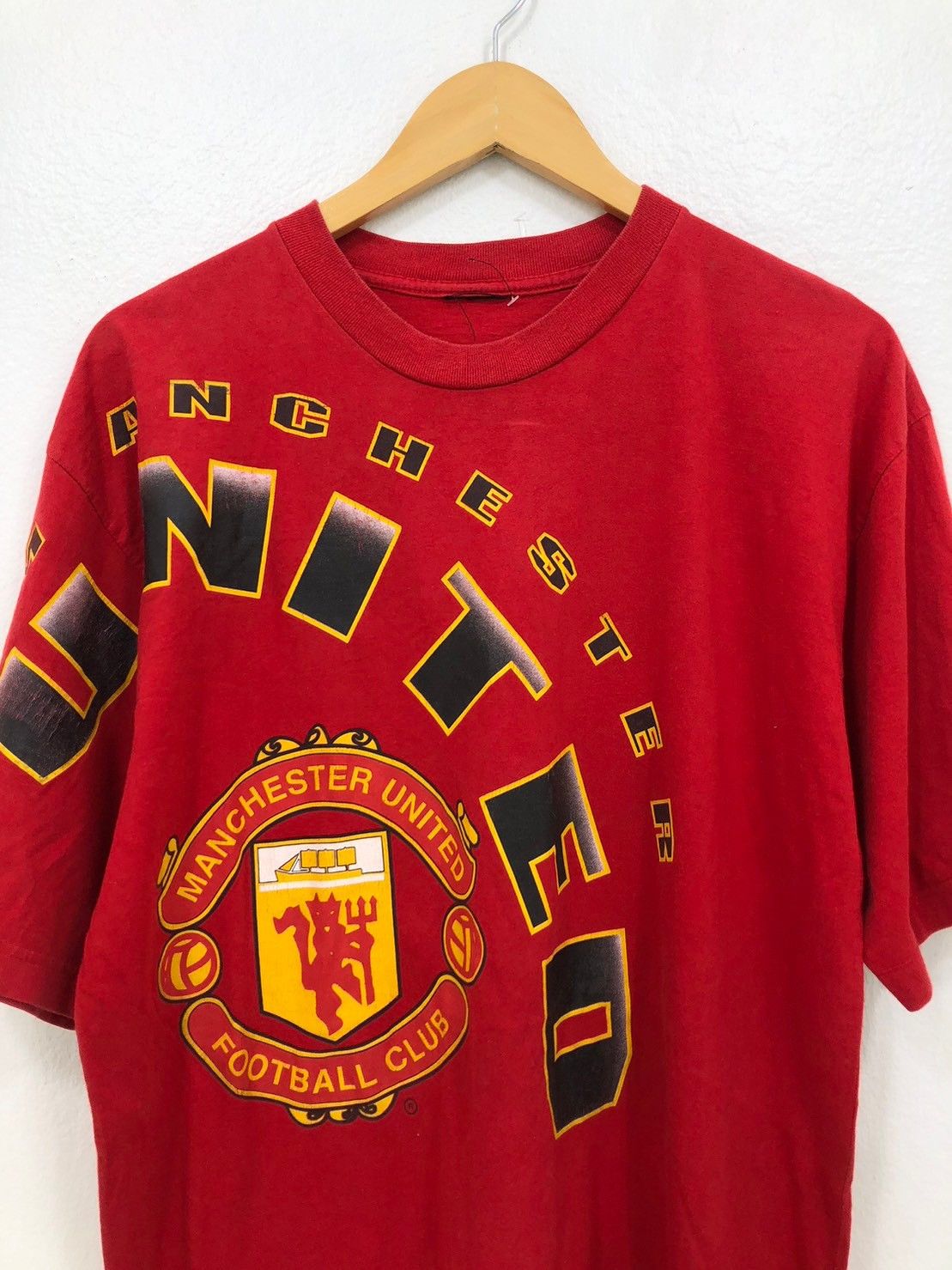 Vintage Vintage Manchester United shirt Red Devil BN Size US L / EU 52-54 / 3 - 1 Thumbnail