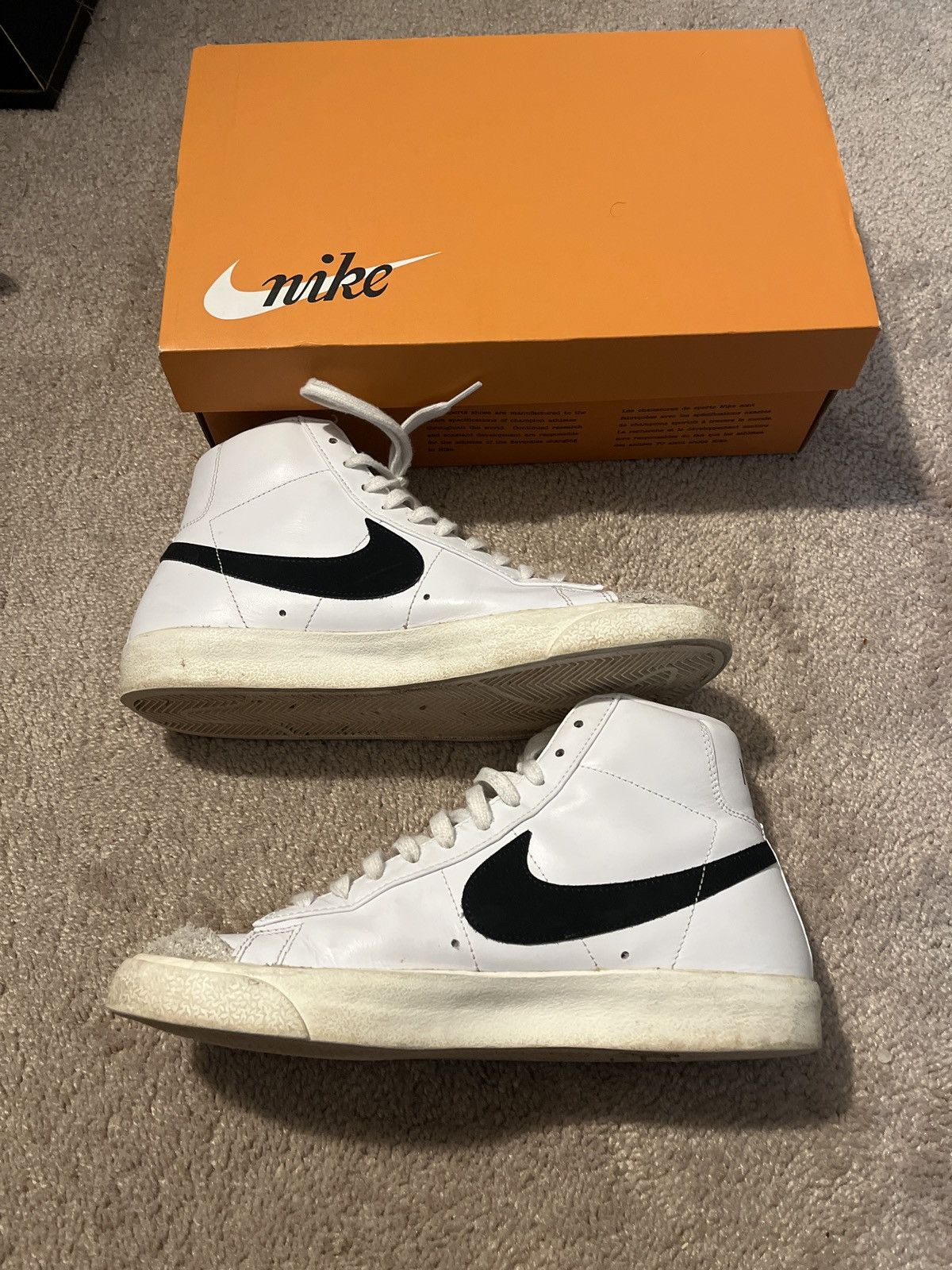 Nike White Blazer Mid ‘77 Size US 8.5 / EU 41-42 - 1 Thumbnail