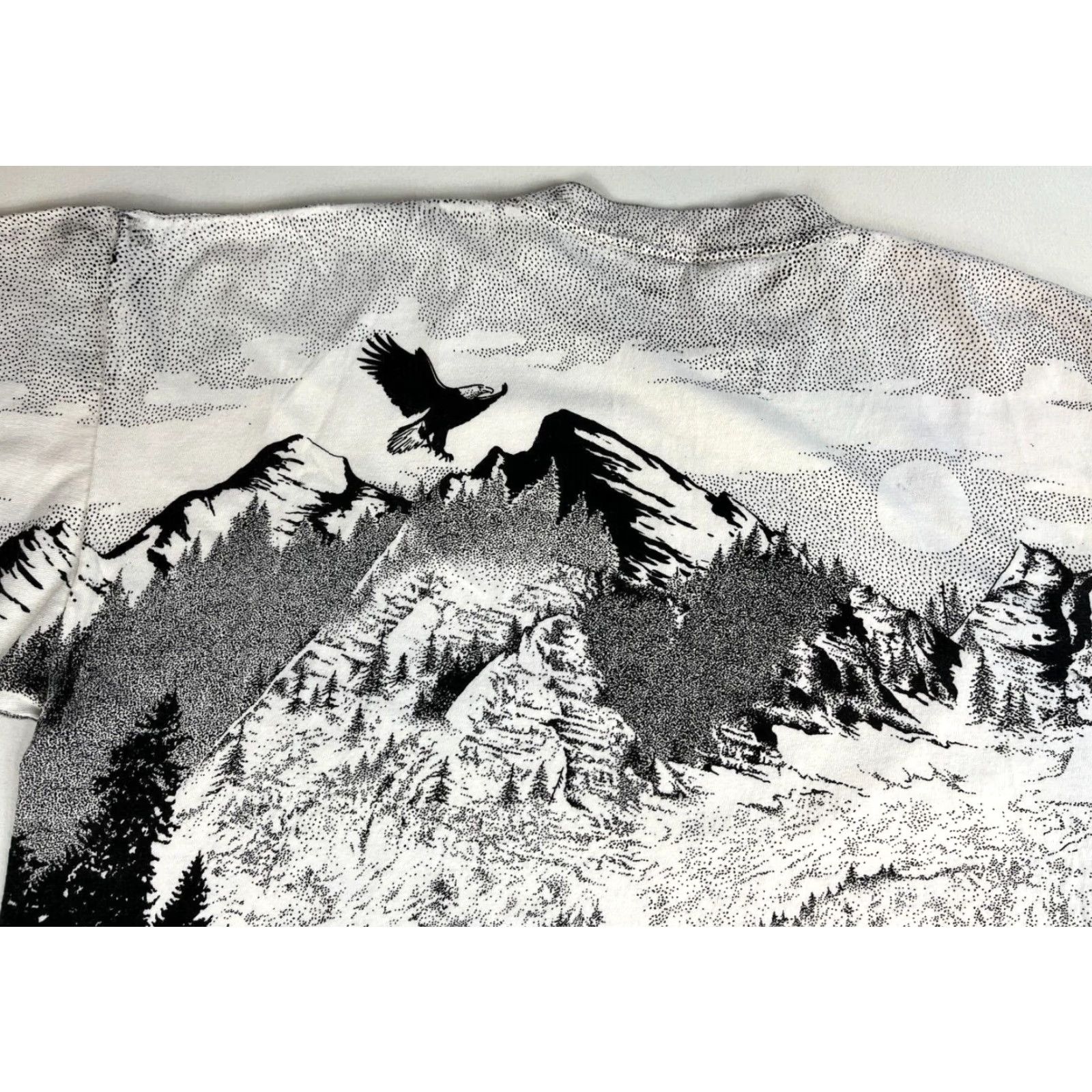Vintage Summer Fun Men's T-Shirt Vintage Mountain Wildlife Allover Print Sz L Crew Neck Short Sleeve 100% Cotton White Black Graphic Print Size Large Mens Size US L / EU 52-54 / 3 - 3 Thumbnail