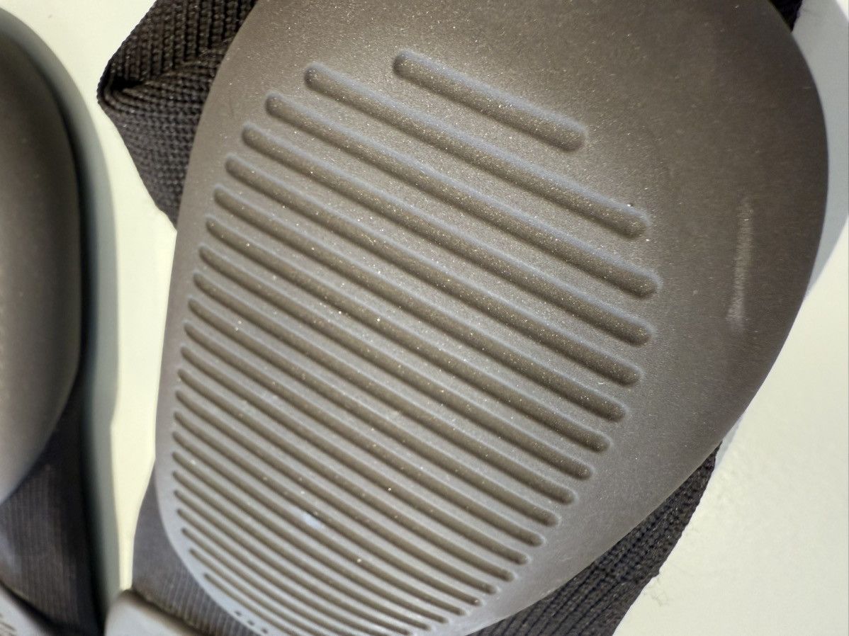 Adidas Yeezy Pods Black Size US 12 / EU 45 - 3 Thumbnail