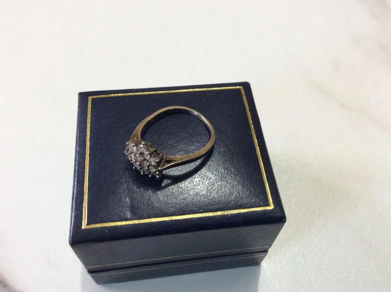 Other 9ct gold diamond ring size M Size ONE SIZE - 3 Thumbnail