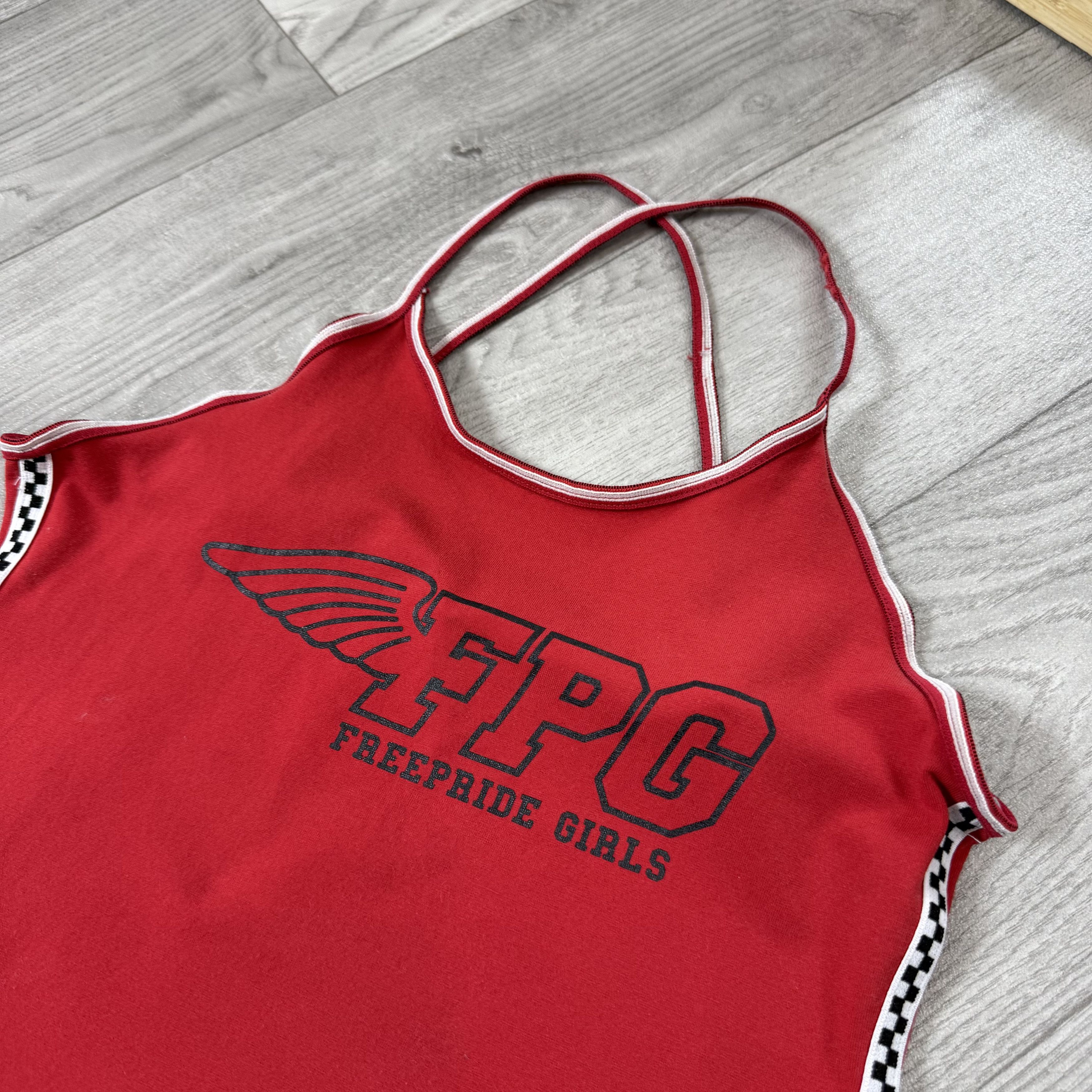 Vintage Vintage FREEPRIDE GIRLS 90s Rare Graphic Red Crop Top S Size S / US 4 / IT 40 - 5 Thumbnail