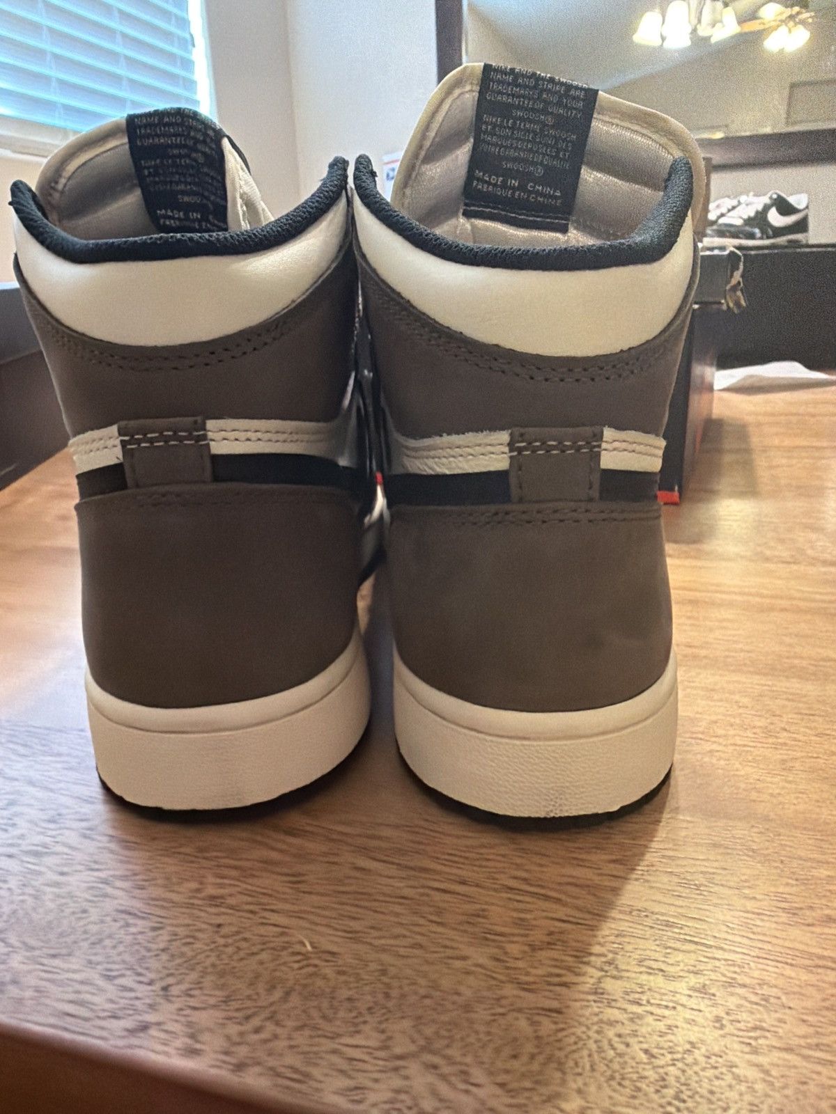 Jordan Brand Retro Air Jordan 1 Mocha Size US 6.5 / EU 39-40 - 6 Thumbnail