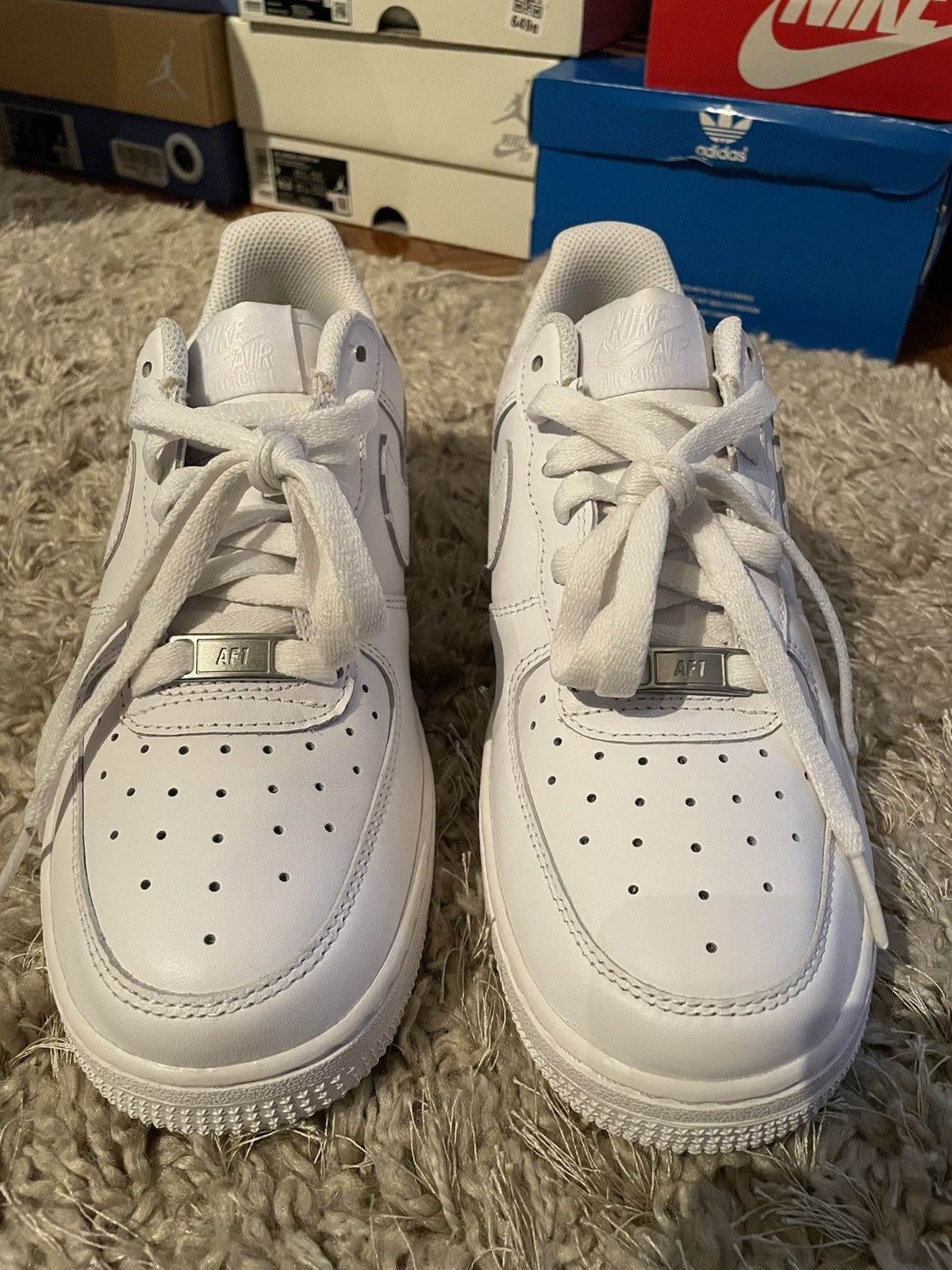 Nike Nike Air Force 1 WMNS Triple White Size US 8 / IT 38 - 4 Thumbnail
