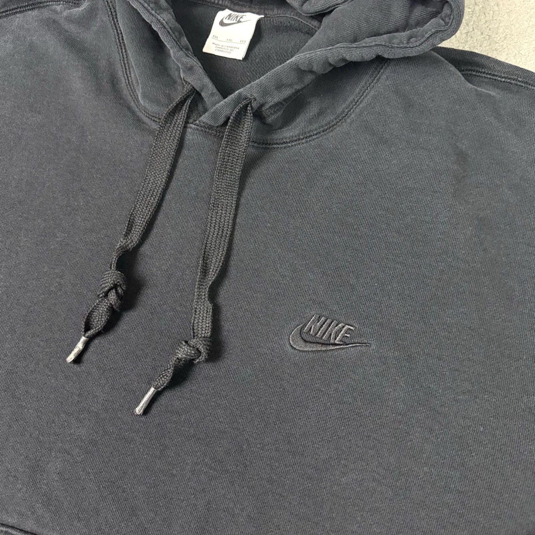 Nike Nike Hoodie Mens 2XL Black Club Swoosh Logo Kangaroo Essential Faded Distressed Size US XXL / EU 58 / 5 - 3 Thumbnail