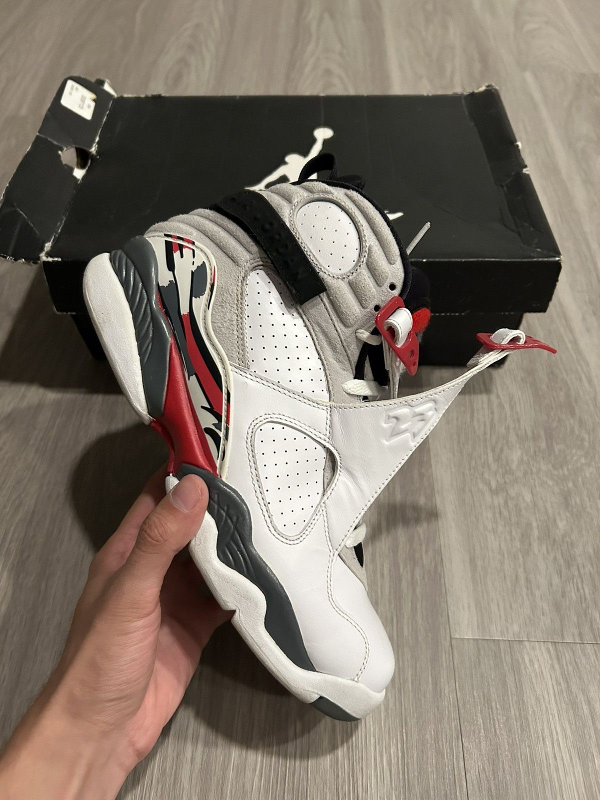 Jordan Brand Air Jordan Retro 8 Bugs Bunny 2013 Release Size 8 Size US 8 / EU 41 - 7 Thumbnail