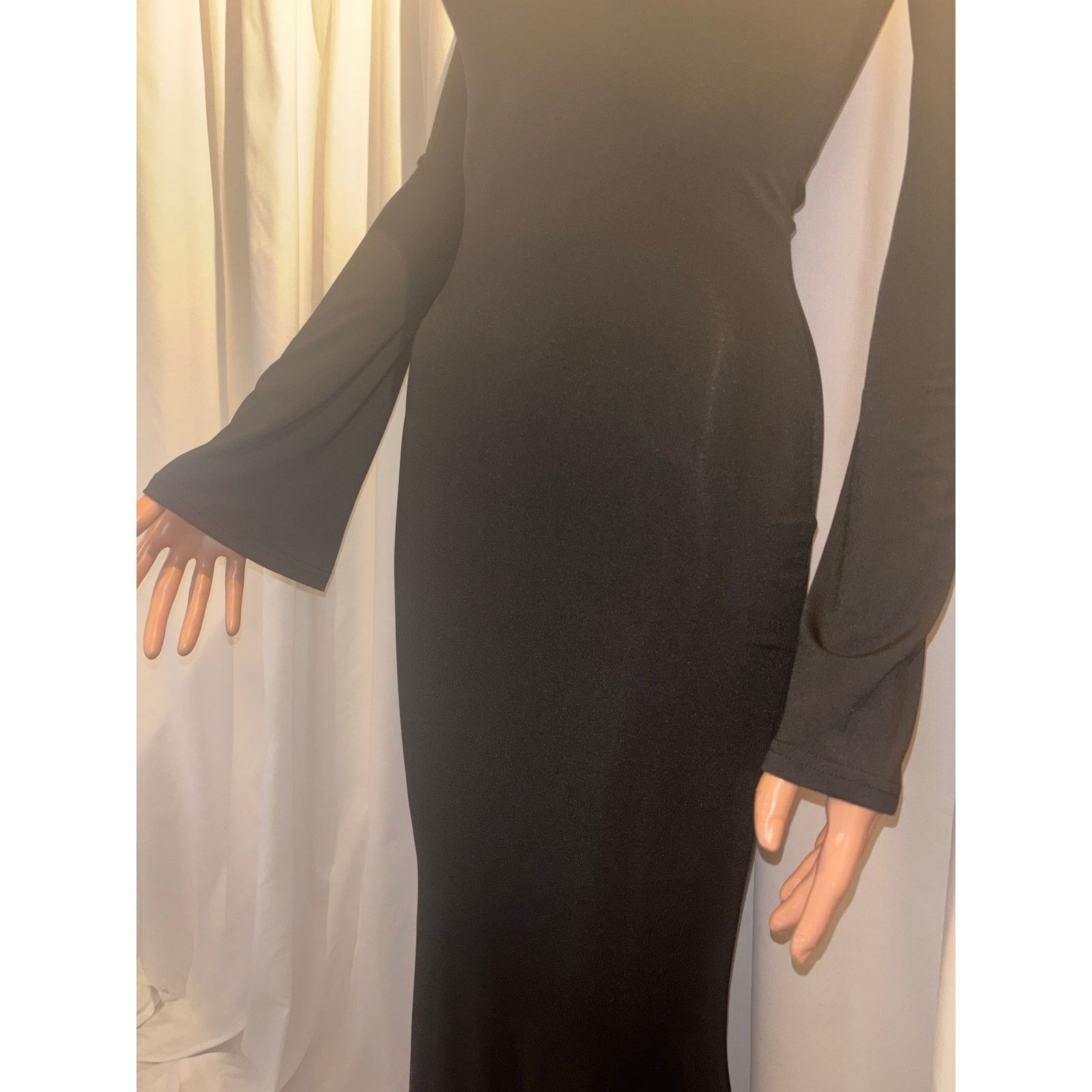 Shein SHEIN XS (2) Black/White Off-Shoulder Dress Size XS / US 0-2 / IT 36-38 - 7 Thumbnail