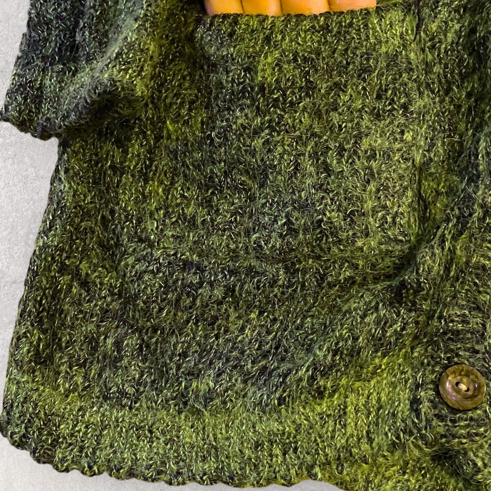 Vintage Vintage 1960s Swaggy Green Mohair Wool Cardigan Size S / US 4 / IT 40 - 6 Thumbnail
