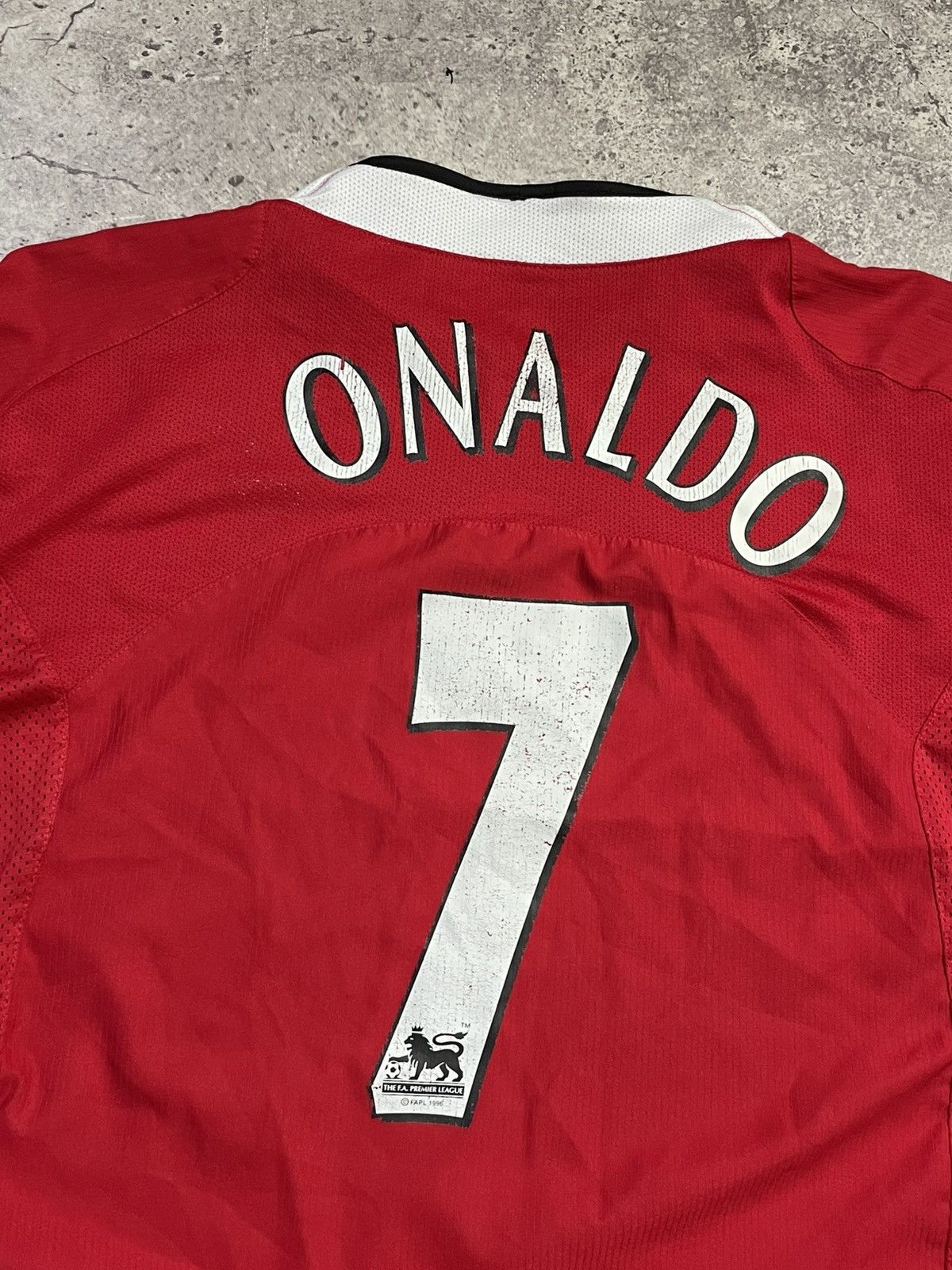 Nike RONALDO NIKE MANCHESTER UNITED SIZE XL 2004 2006 soccer Size US XL / EU 56 / 4 - 8 Thumbnail