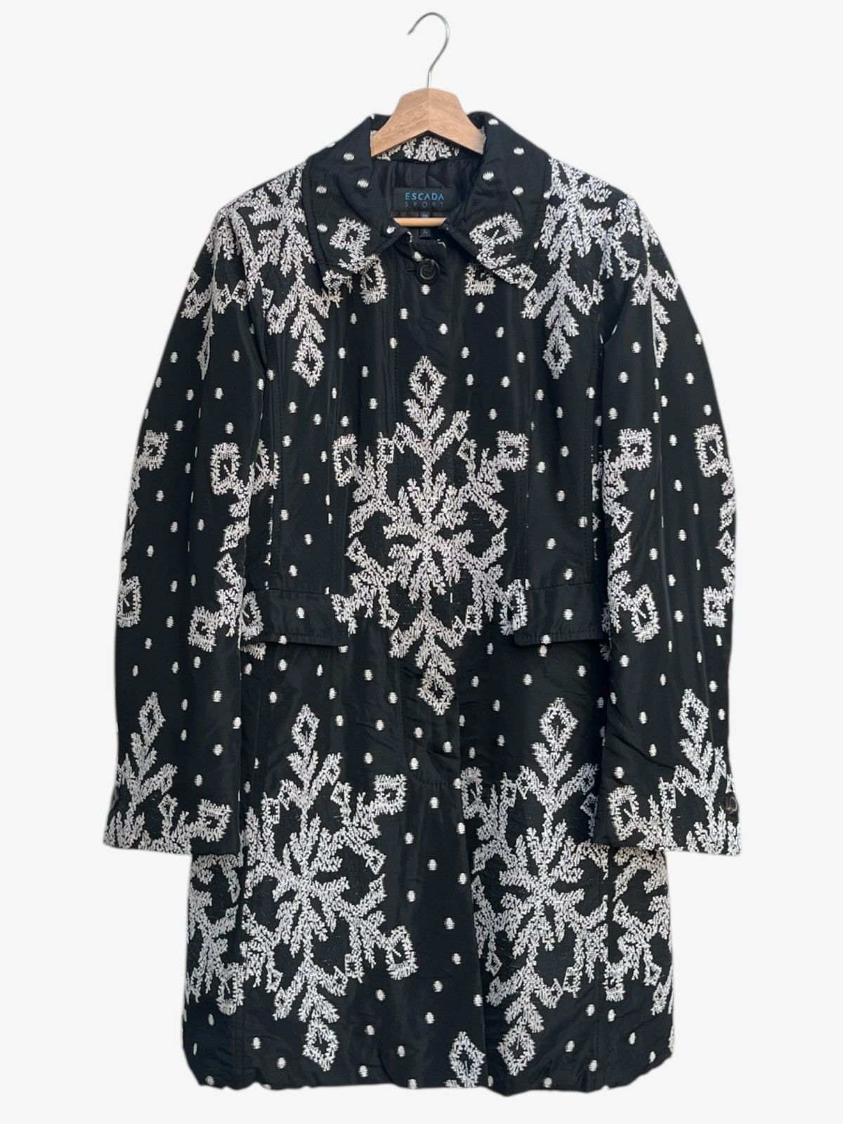 Escada Escada Sport Black Snowflake Embroidery Coat Made in Romania Size M / US 6-8 / IT 42-44 - 1 Thumbnail