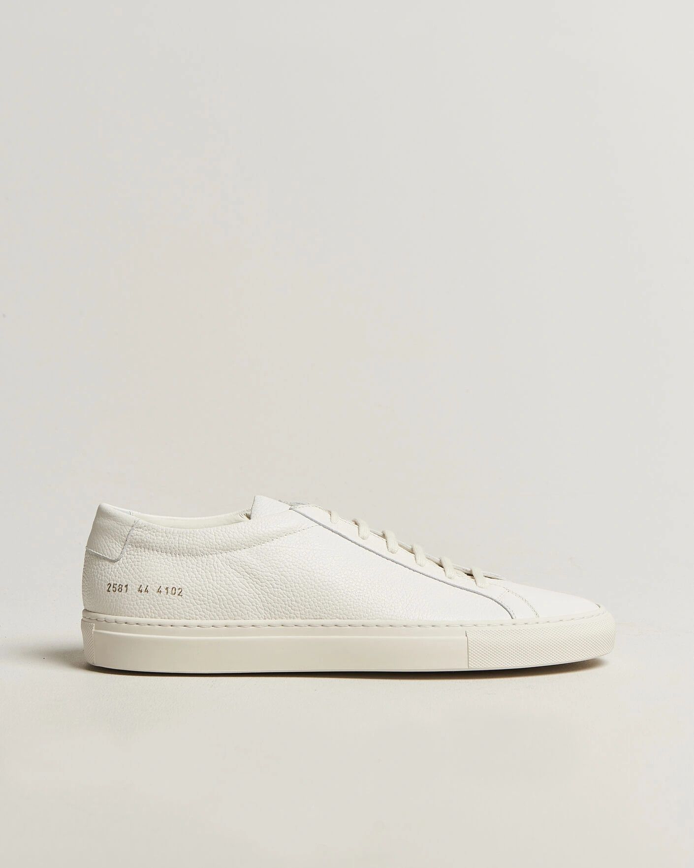 Common Projects Achilles Premium Grained Leather Off White 2581 4102 US 9 Size US 9 / EU 42 - 2 Thumbnail