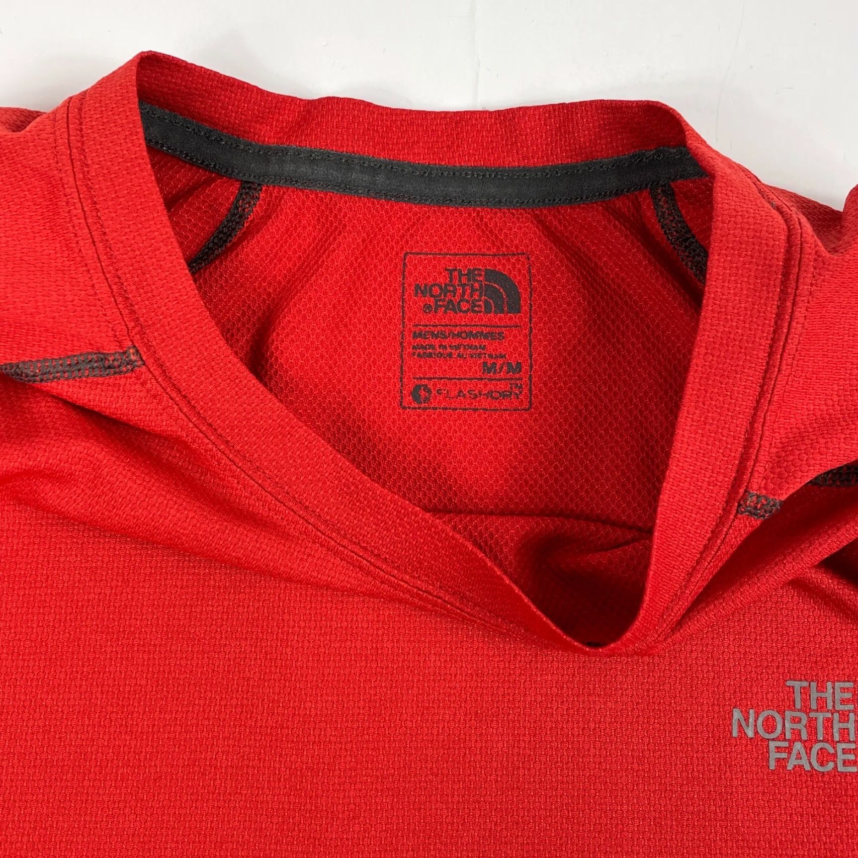 The North Face VINTAGE The North Face Shirt Mens Medium Red Flashdry Short Sleeve Hiking Workout Gym Size US M / EU 48-50 / 2 - 6 Thumbnail