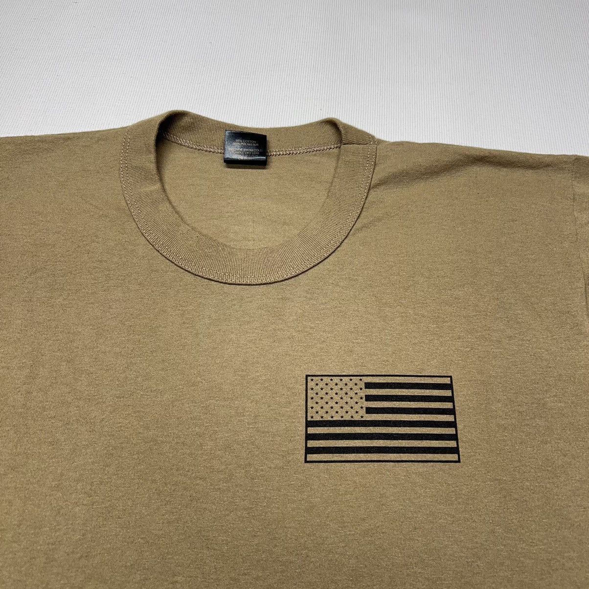 Vintage Surplus Tee Shirt Brown Military Gear Gun Flag Single Stitch Size US L / EU 52-54 / 3 - 5 Thumbnail