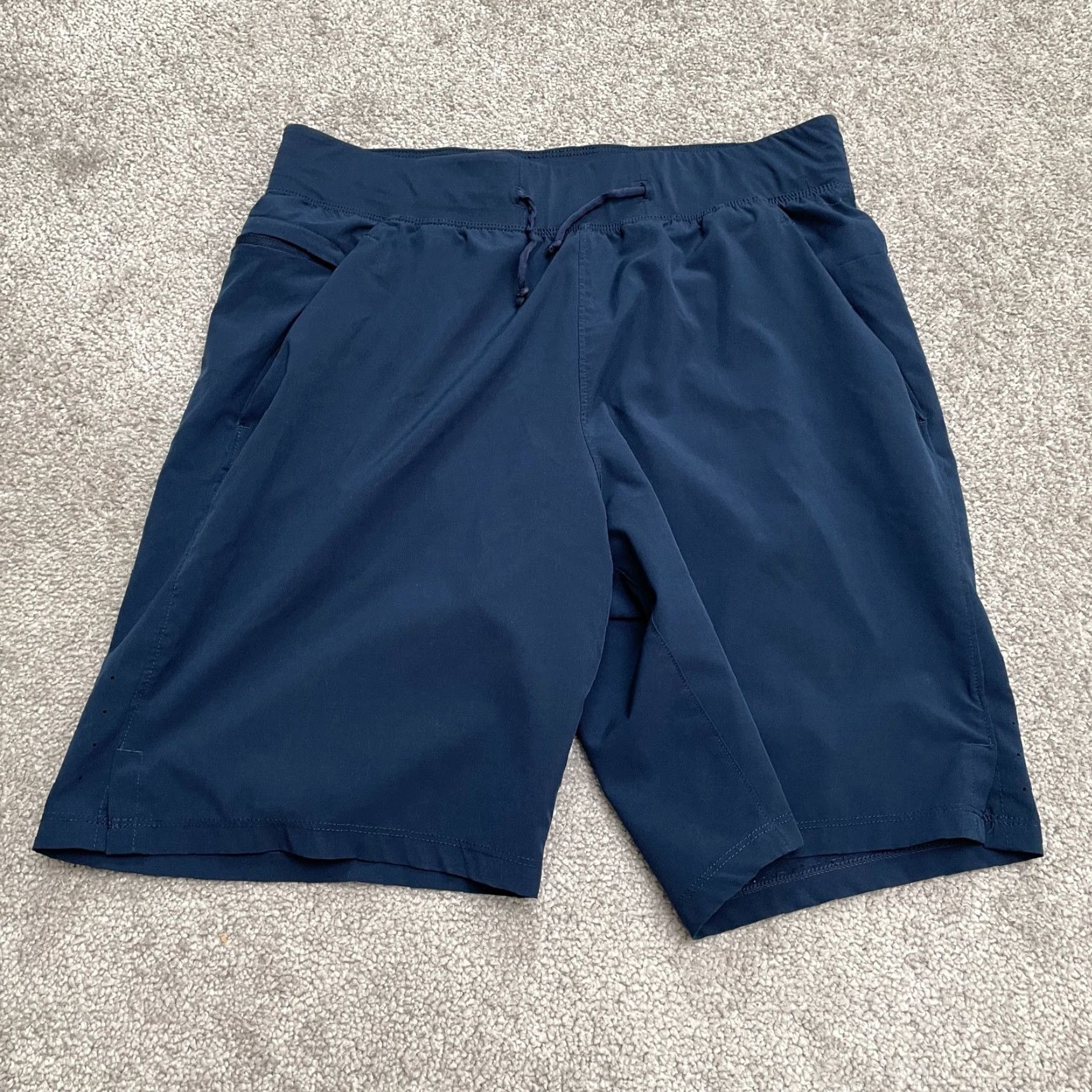 Athletic Works Athletic Works Dri-Works Active Shorts Womens Small Navy Blue Zip Pocket Stretch Size 28" / US 6 / IT 42 - 2 Thumbnail