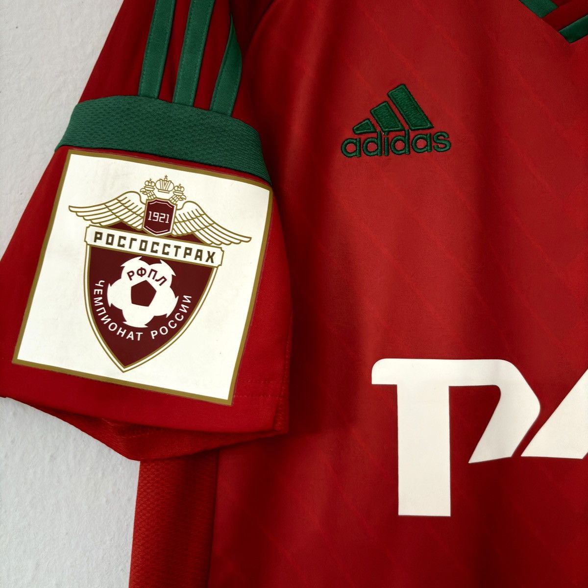 Adidas 2015 2016 Lokomotiv Durica SIGNED Adidas Home Soccer Jersey Size US M / EU 48-50 / 2 - 3 Thumbnail