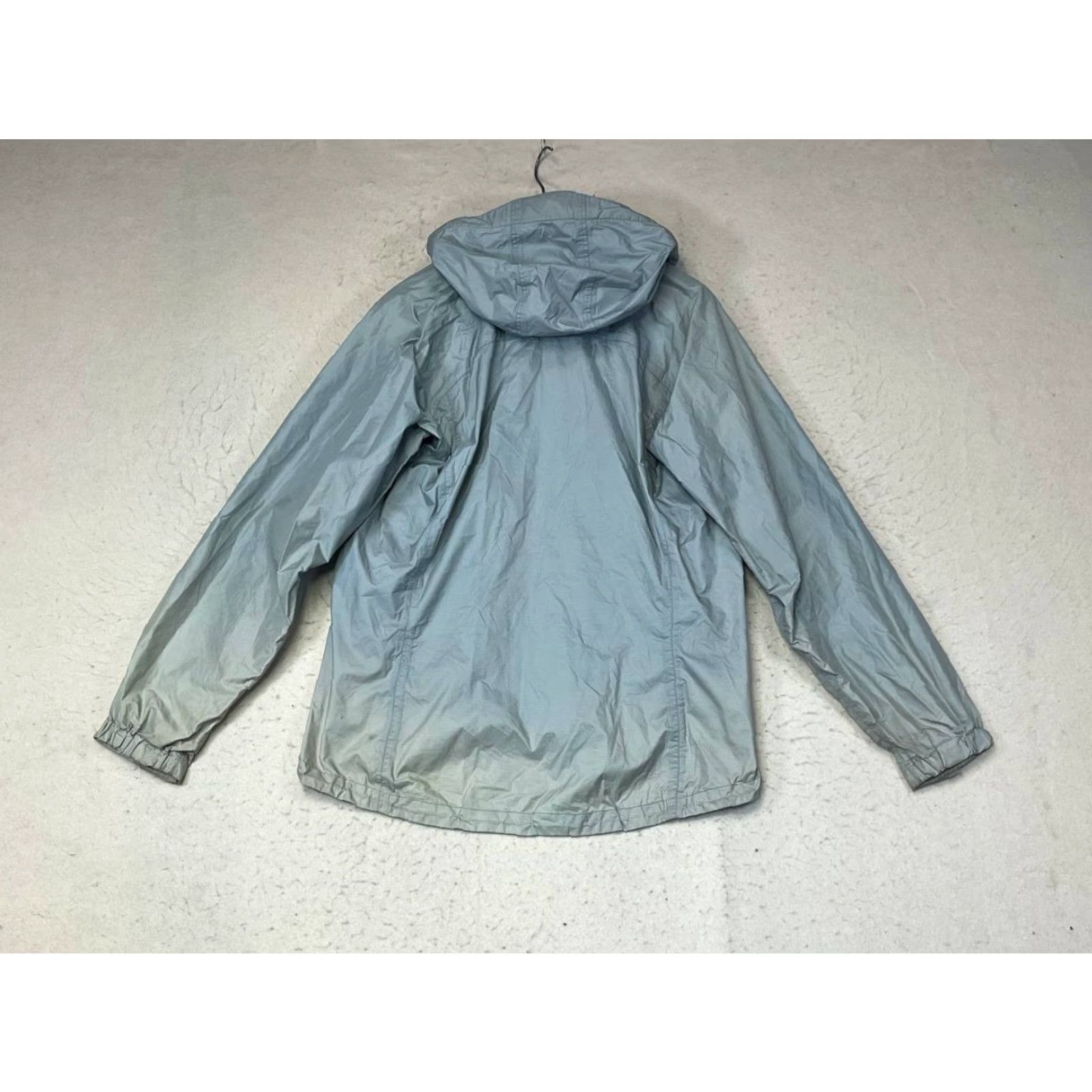Patagonia VINTAGE Patagonia Rain Jacket Gray Full Zip Outdoor Women's Medium See All Pics Size M / US 6-8 / IT 42-44 - 2 Thumbnail