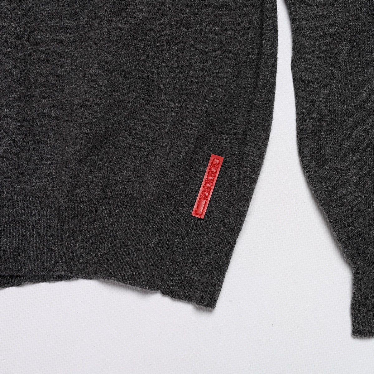 Prada Prada Red Tab V neck Sweater Cashmere Size US L / EU 52-54 / 3 - 7 Thumbnail