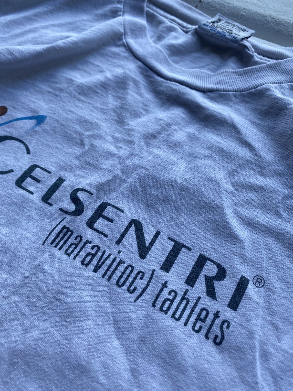 Vintage 🔥90s Pfizer Celsentri Maraviroc Tablets Drug Like Rare Shirt Size US XL / EU 56 / 4 - 6 Thumbnail