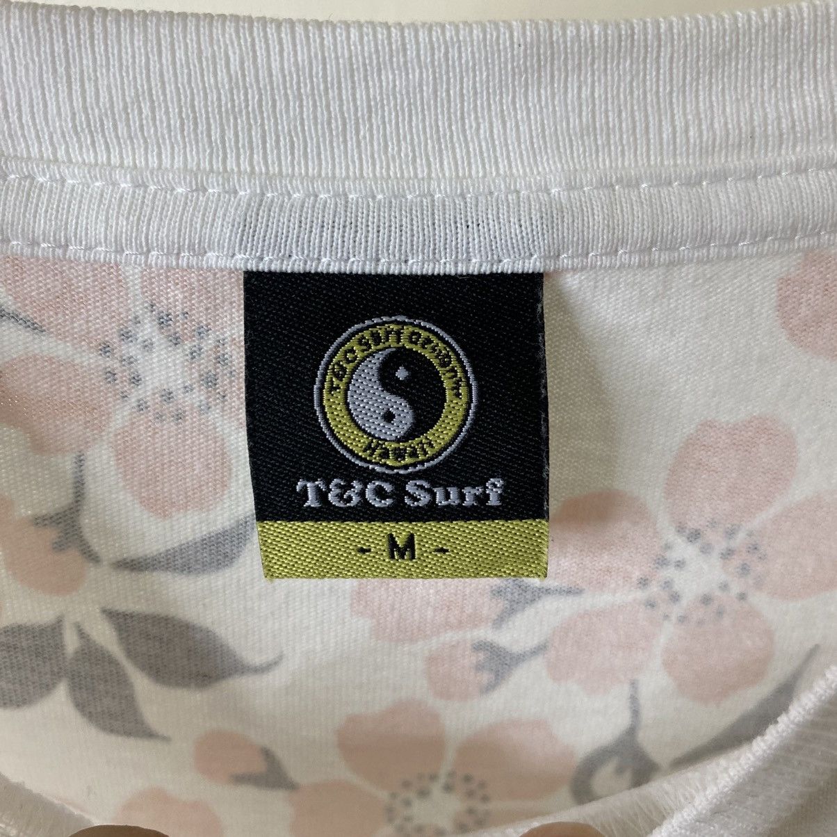 Vintage Y2K T&C Surf Skate Sakura Bloom Rare Graphic T Shirt Size US M / EU 48-50 / 2 - 3 Thumbnail