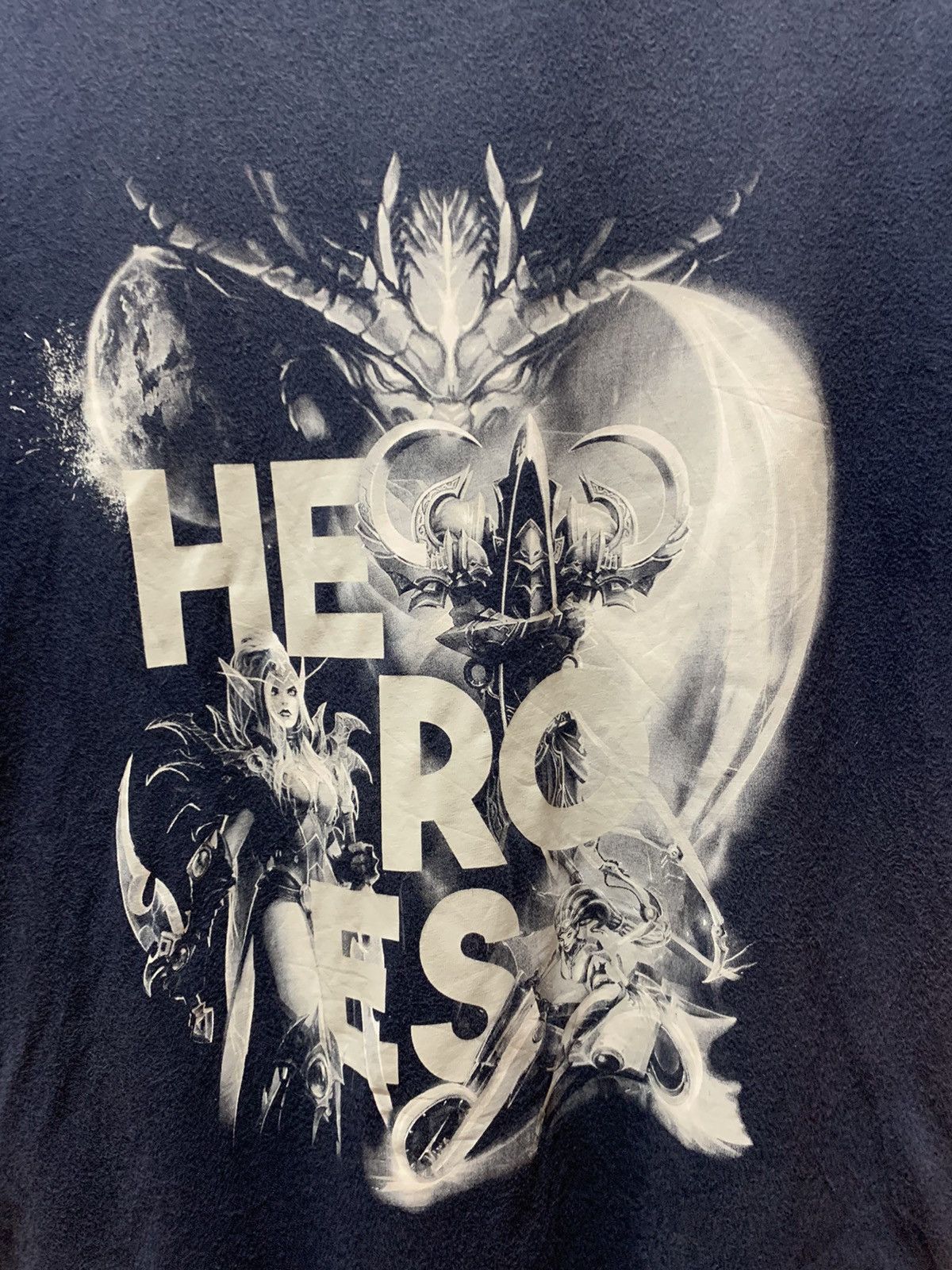 Japanese Brand Uniqlo X Blizzard Heroes t-shirt Size US XL / EU 56 / 4 - 2 Thumbnail