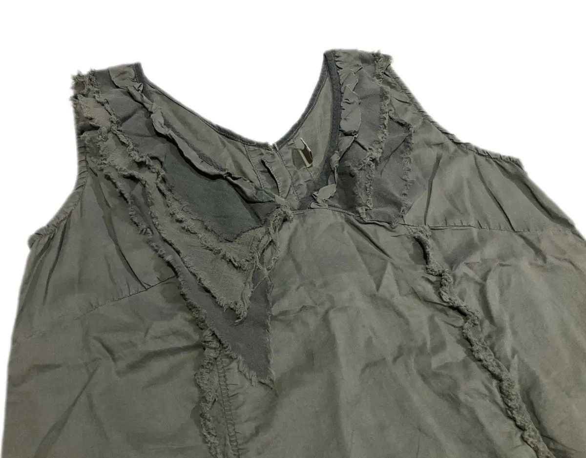 Japanese Brand ♟️ Sick Y2K RNA Frayed Sleeveless Shirt Size M / US 6-8 / IT 42-44 - 2 Thumbnail