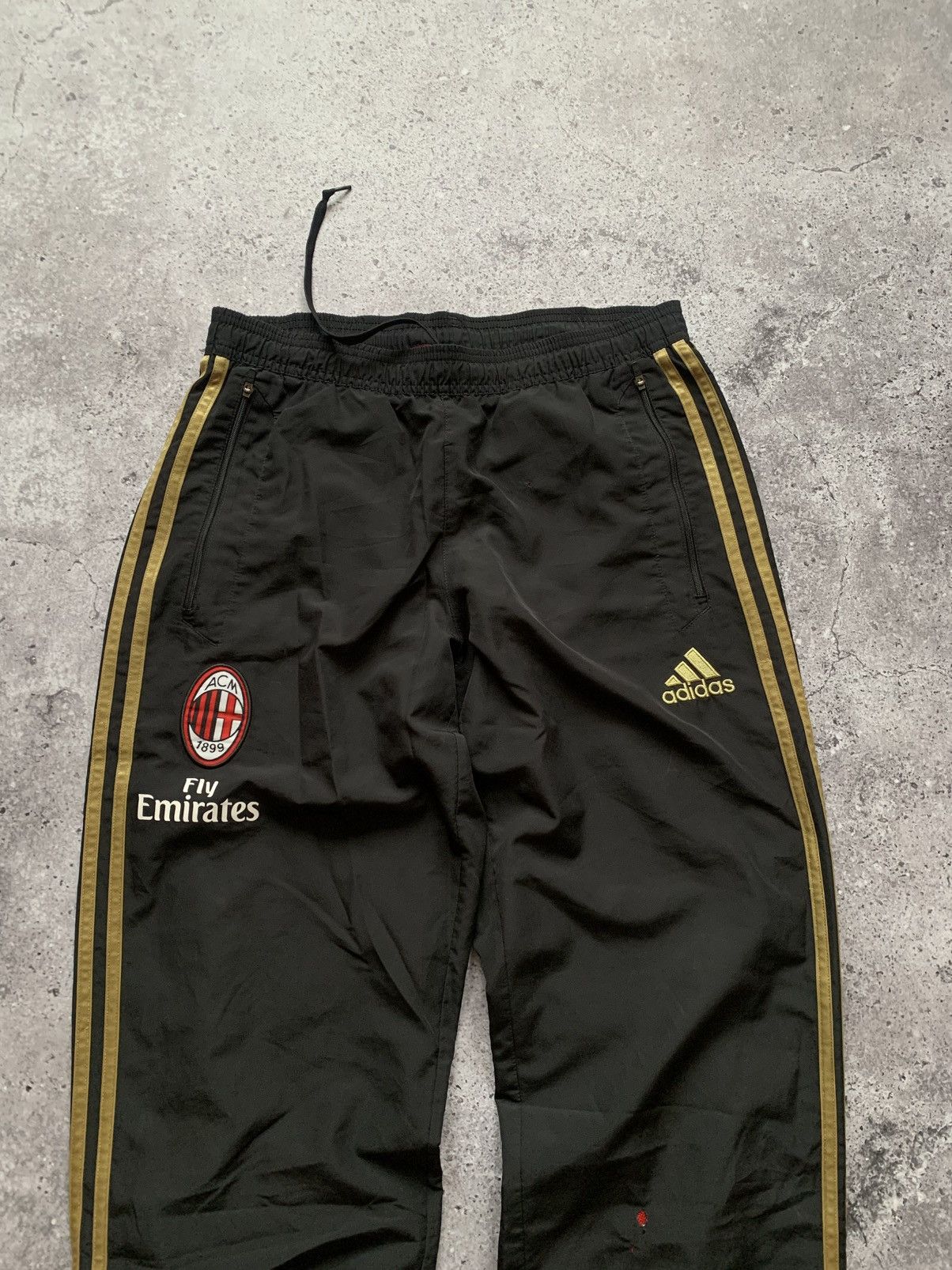Adidas 🔥ADIDAS AC MILAN DRILL BLOCKCORE NYLON SWEATPANTS Size US 31 - 3 Thumbnail