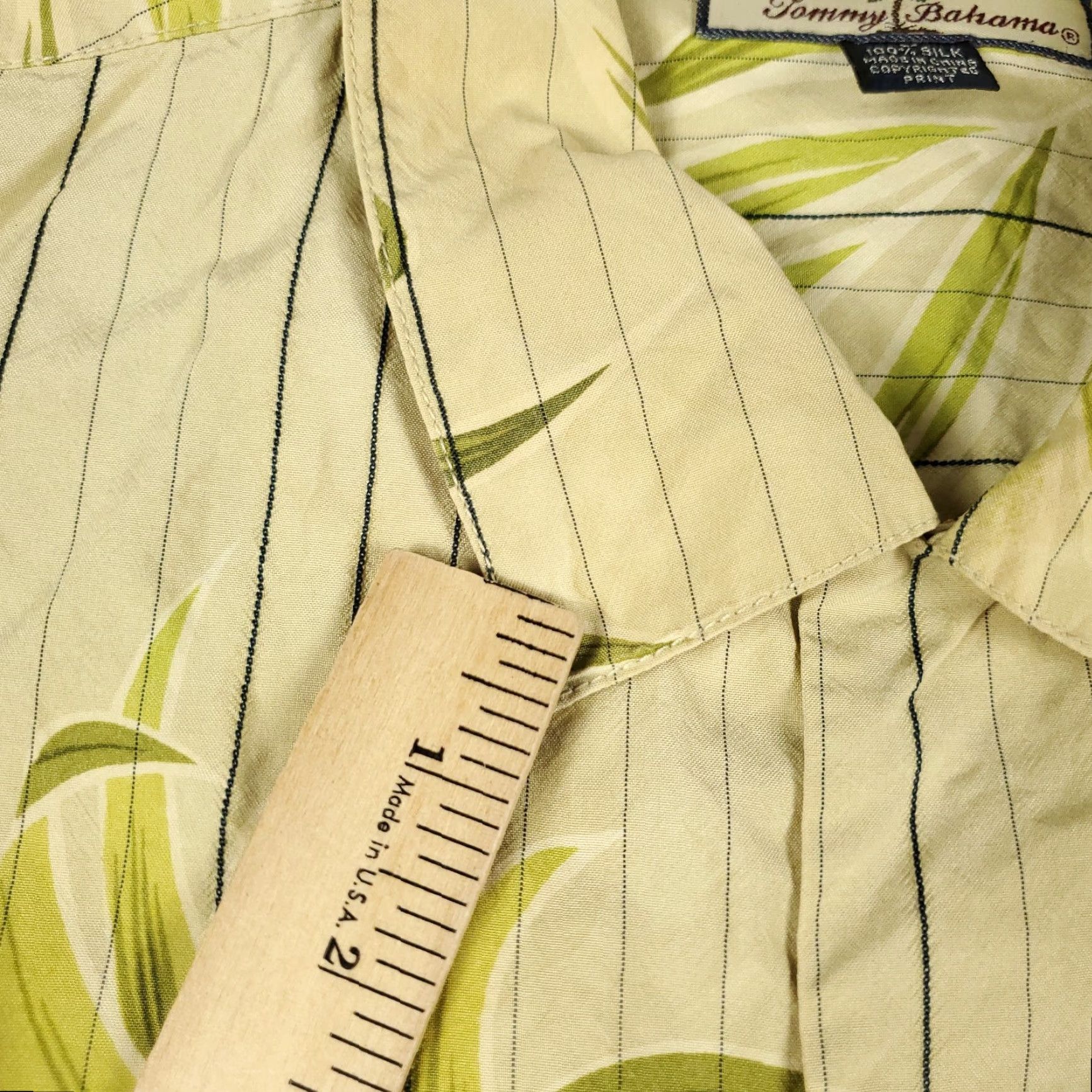 Tommy Bahama Tommy Bahama Hawaiian Shirt Mens Large Yellow Floral Button-Up Short Sleeve Size US L / EU 52-54 / 3 - 4 Thumbnail
