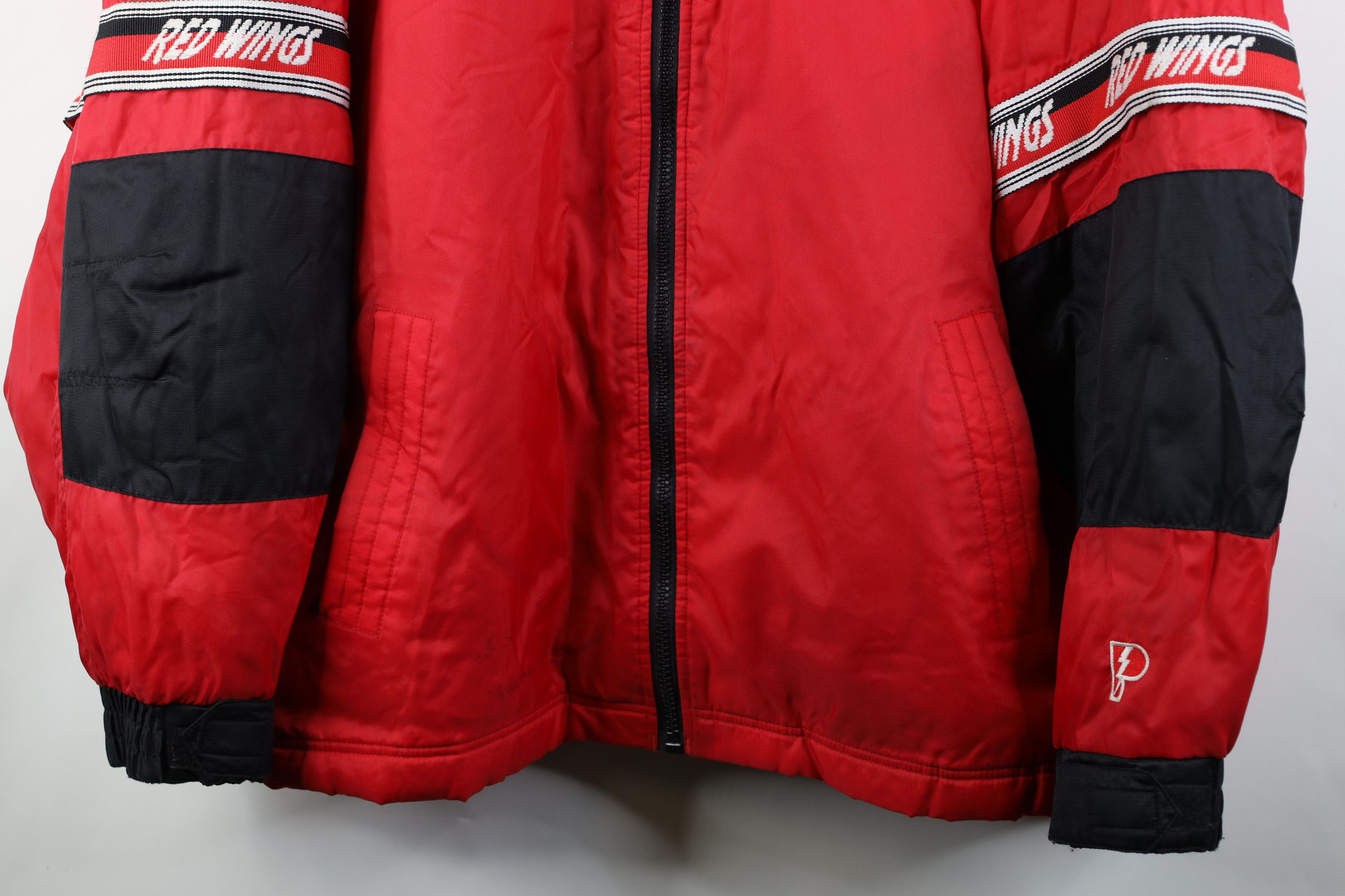 Vintage Vintage 90s Detroit Red Wings Hockey Quilted Puffer Jacket Size US XL / EU 56 / 4 - 3 Thumbnail