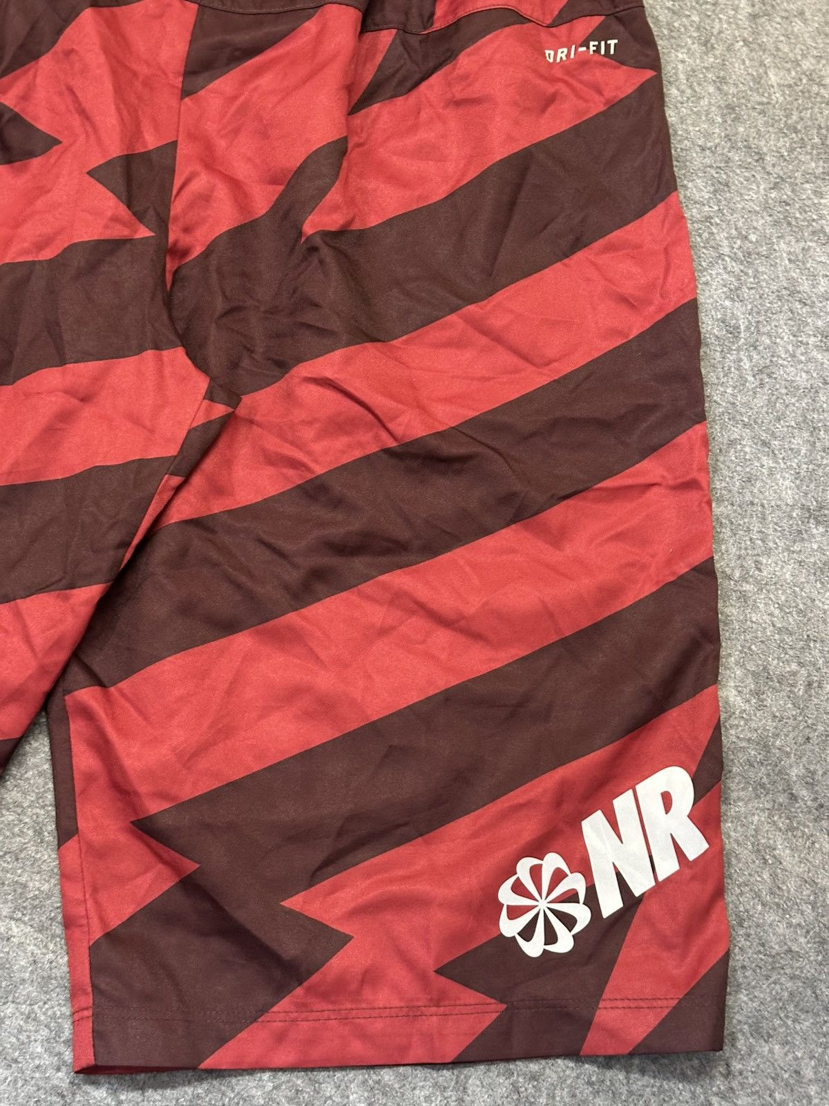 Nike Nike Running Dri-FIT shorts made of polyester. Size US 30 / EU 46 - 7 Thumbnail