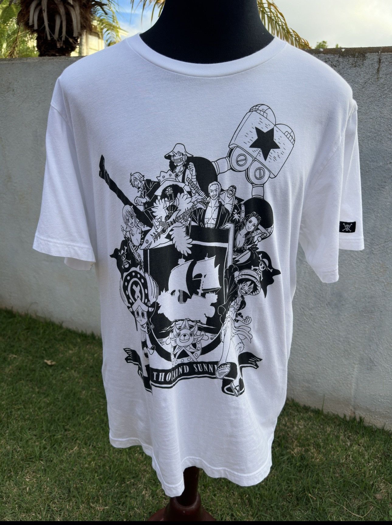 Uniqlo Uniqlo UT One Piece T-Shirt Men's XL Thousand Sunny Collab Size US XL / EU 56 / 4 - 1 Thumbnail