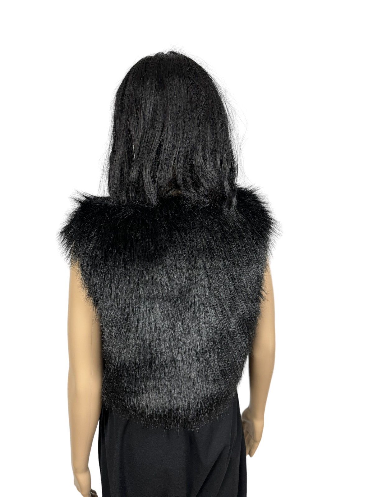 H&M × Jimmy Choo Jimmy Choo for H&M Faux Fur Gilet Vest size US 6 Size M / US 6-8 / IT 42-44 - 9 Thumbnail