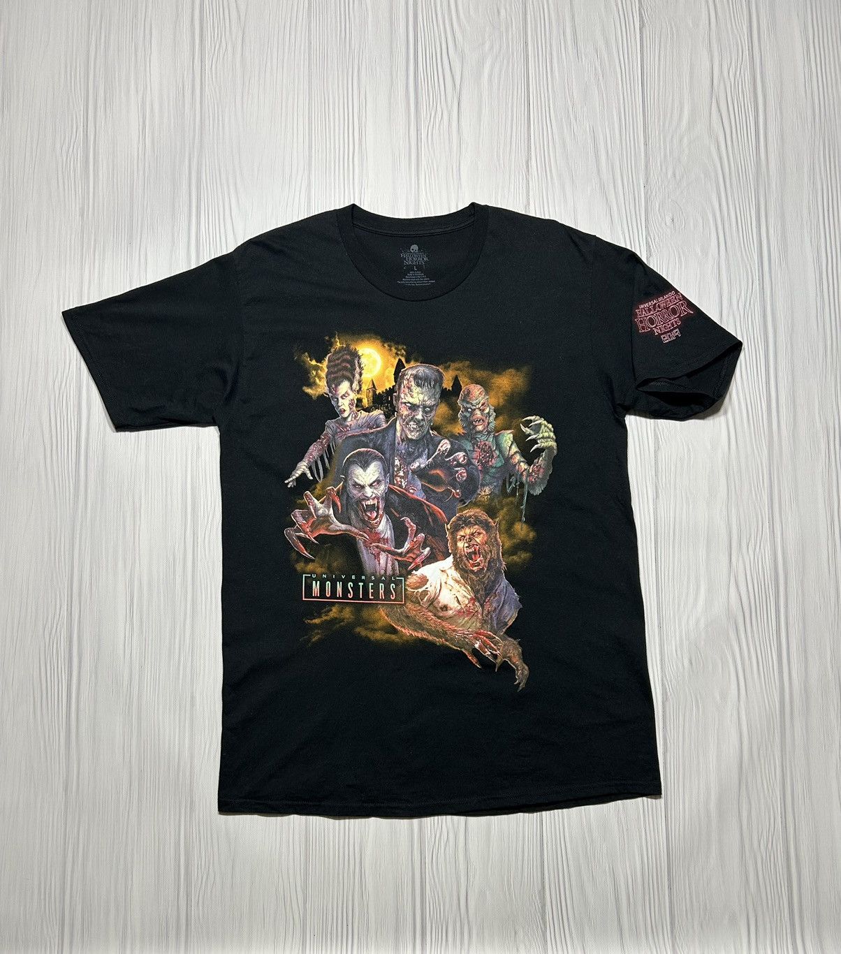 Expert Horror × Vintage Halloween Horror Universal Studios Monsters 2019 T-Shirt Size US L / EU 52-54 / 3 - 1 Thumbnail
